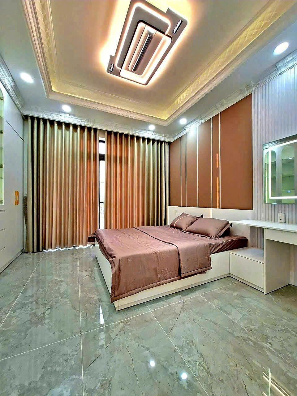 NHÀ TÂN CỔ ĐIỂN, TẶNG NỘI THẤT CAO CẤP, XE HƠI ĐẬU TRONG NHÀ
