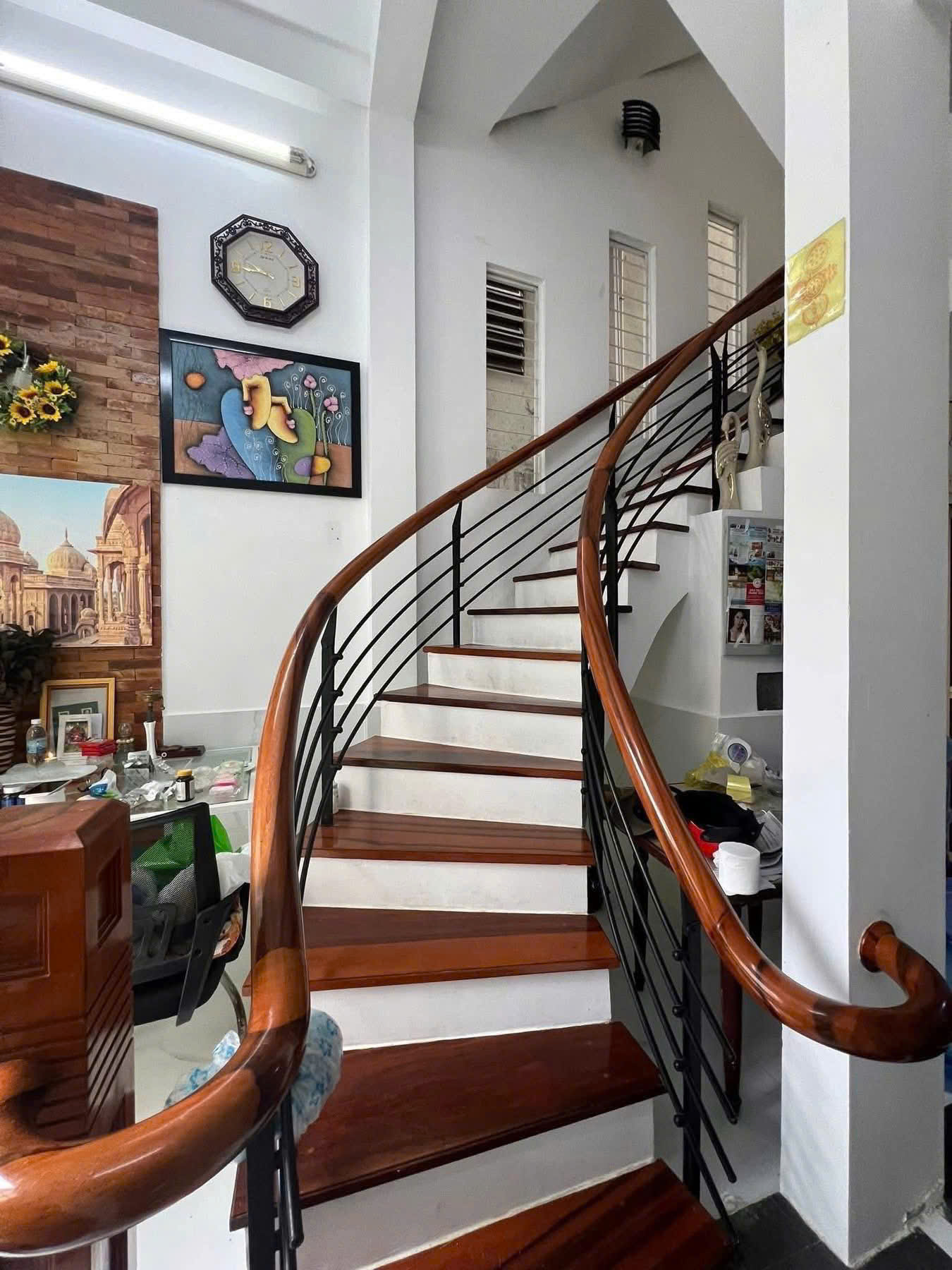 Bán Nhà 4 Tầng đường Hồng Lĩnh - Phước Hoà P. Nha Trang 

- Diện tích : 32m2 ngang 3,2m hậu 3,9m

 - Giá bán : 4 tỷ 950 - Lh : 0905.724.084