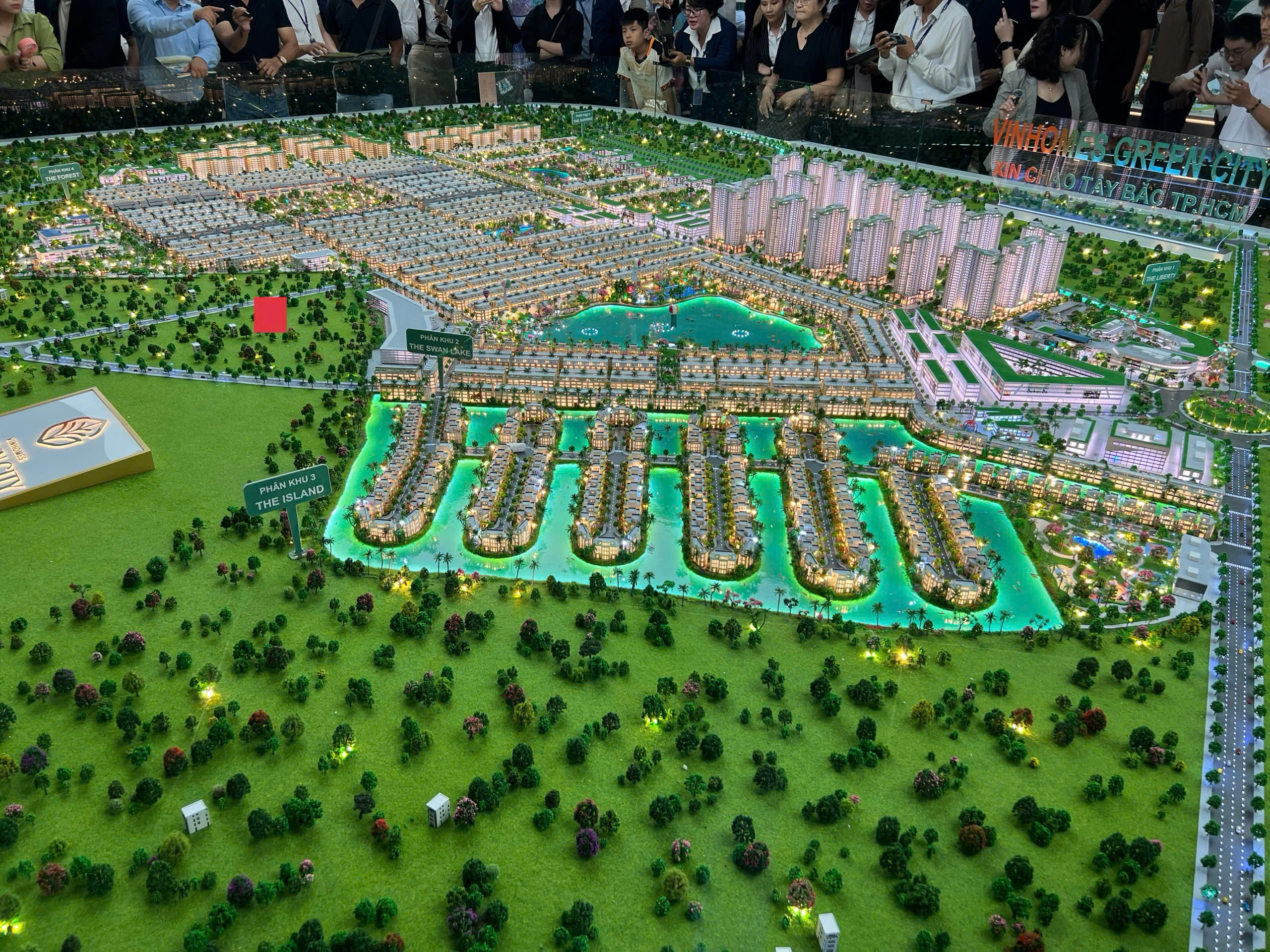*** SIÊU KHẨU VỊ ĐẦU TƯ: ĐẤT NỀN 156M² - CÁCH VINHOMES GREEN CITY CHỈ 50M ***