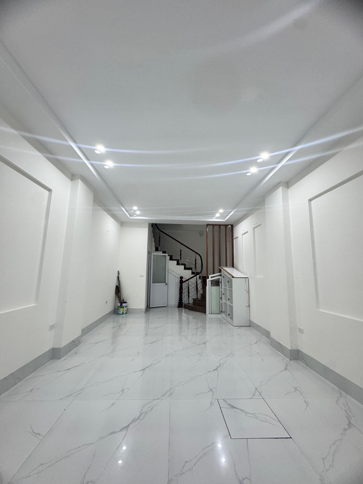BÁN NHÀ VIỆT HƯNG 40M2- 4 TẦNG- VỈA HÈ, Ô TÔ TRÁNH- 12.X TỶ
