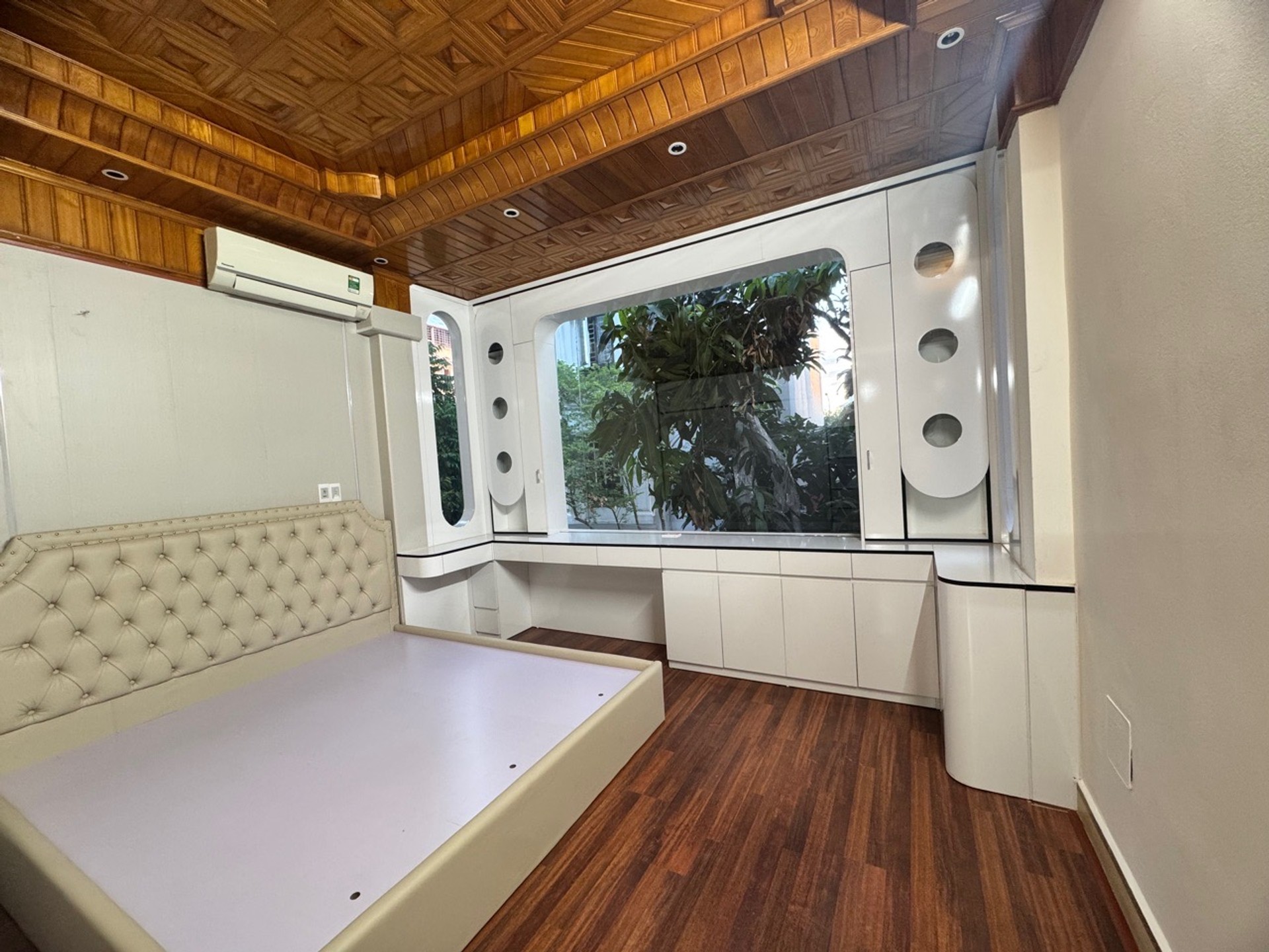 BÁN NHÀ VIỆT HƯNG 40M2- 4 TẦNG- VỈA HÈ, Ô TÔ TRÁNH ĐỖ- 12.X TỶ-3