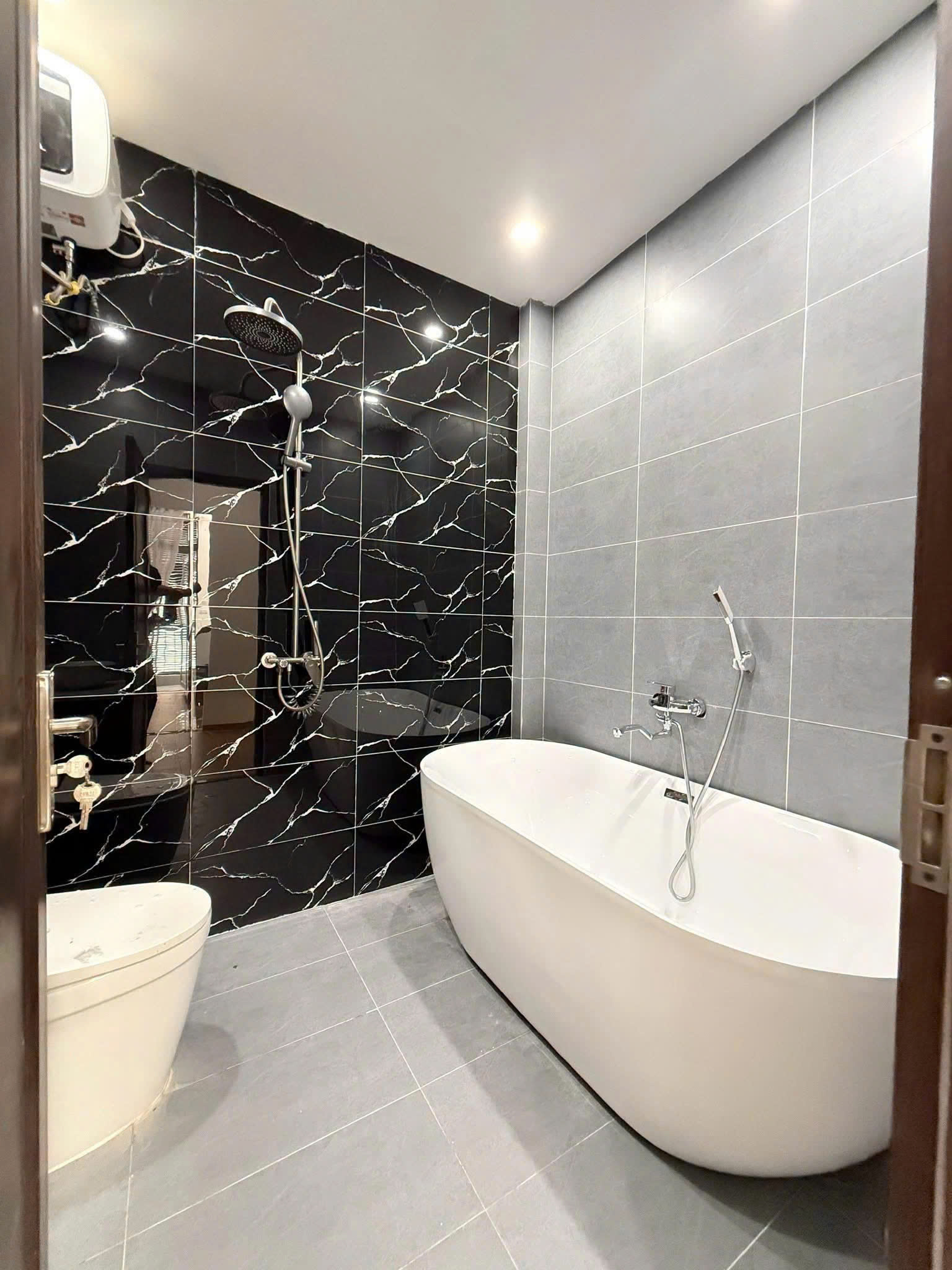 CHÍNH CHỦ CẦN BÁN GẤP NHÀ 3 TẦNG TRẦN CAO VÂN_LIÊN HỆ NGỌC HỖ TRỢ : 0905 872 352-3