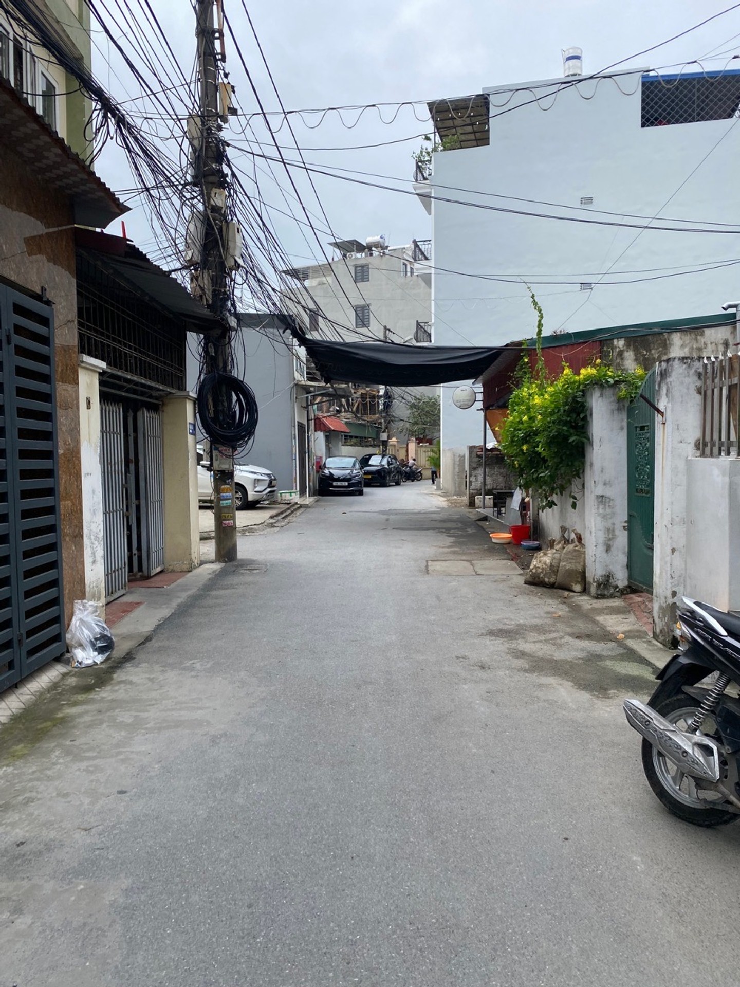 Nhà 4 tầng thang máy Hồ Sen - Ngõ ô tô tránh-3