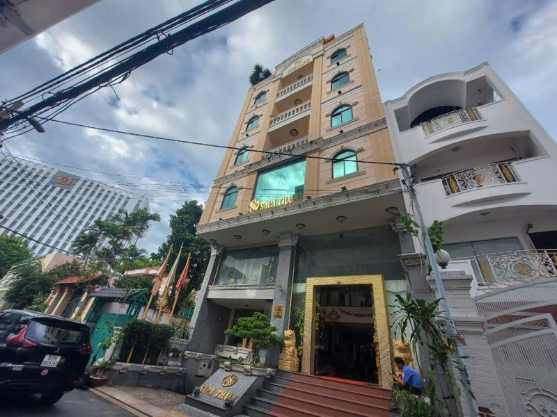 BUILDING NGUYỄN TRÃI QUẬN 1 – NGANG 10M, 7 TẦNG THANG MÁY, 816M² SÀN