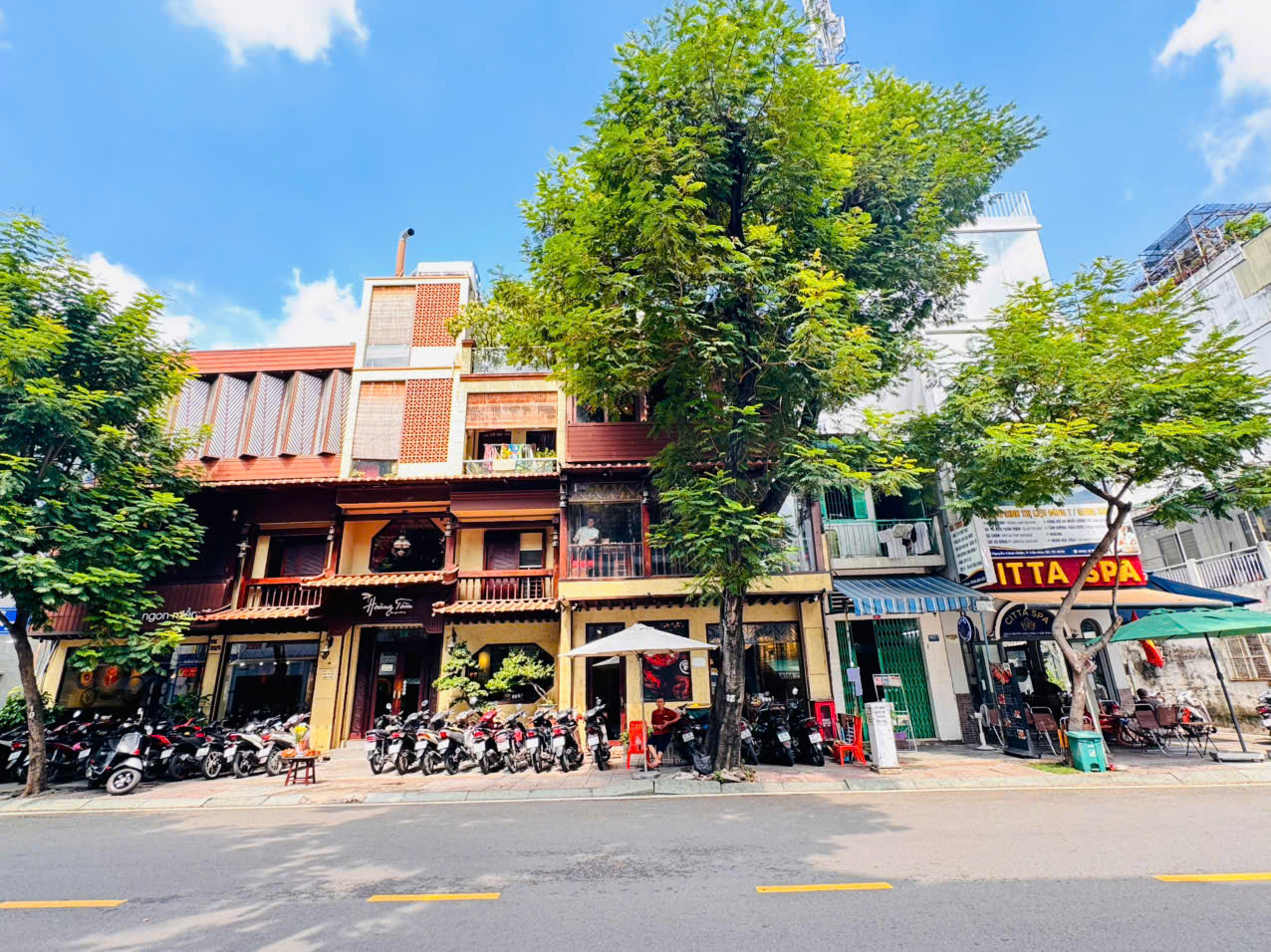 QUẬN 1:CHỦ XƯA CẦN BÁN NHÀ 3 TẦNG MẶT TIỀN NGUYỄN CẢNH CHÂN, P.CẦU ÔNG LÃNH- DT 30M2- CHỈ 11,5T - GIÁ TỐT GẶP 0938676685 GIANG GIANG