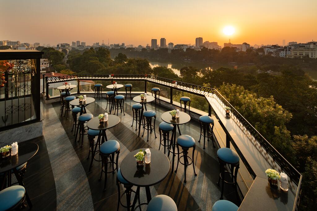 Bán đất mặt phố Hàng Dầu, view hồ Hoàn Kiếm 340m2, mt 11m xây khách sạn quá đẳng cấp