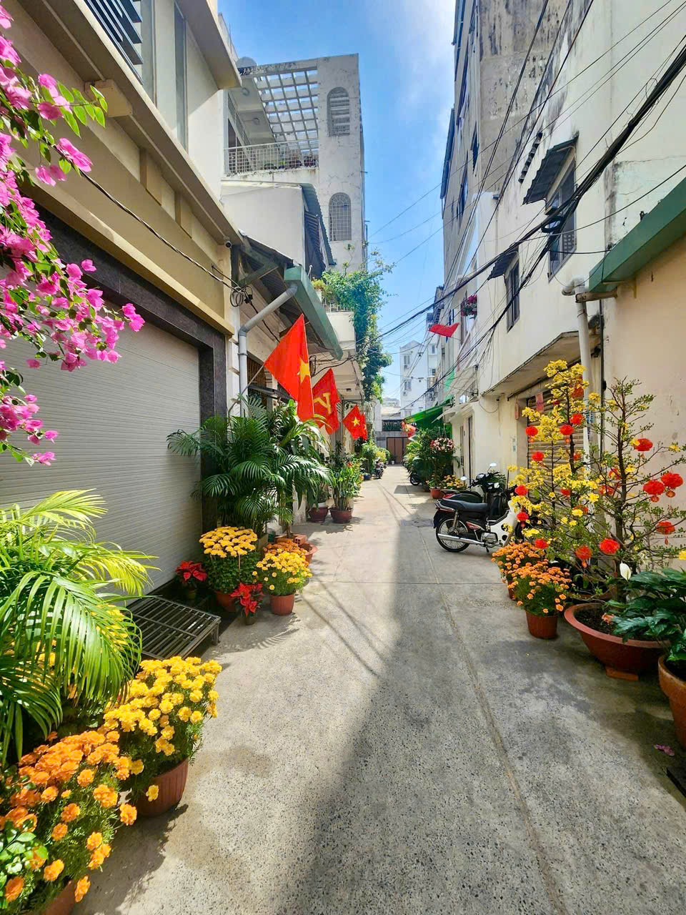 QUẬN 1: BÁN NHÀ 5 TẦNG HXH HAI BÀ TRƯNG VIEW TRỰC DIỆN NHÀ THỜ TÂN ĐỊNH ĐẸP- DT 4,2M*17M- CHÍNH CHỦ 0938676685 CHÀO CHỈ 19,8T GIÁ TỐT- KHU VIP KHAN HIẾM NHÀ BÁN
