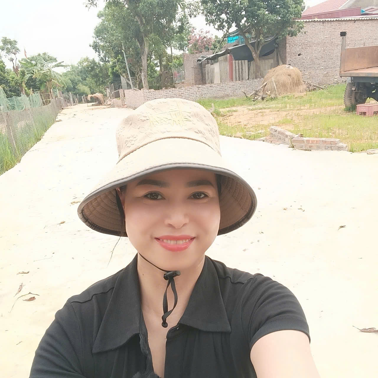 CÁC BÁC LƯU Ý ,GIÁ CHƯA ĐẾN 2 TỶ ,DIỆN TÍCH GÀN 350 M ,LÔ GÓC 2 MẶT TIỀN ,THẬT PHÙ HỢP CHO CÁC BÁC MUA XÂY NHÀ NGHỈ DƯỠNG ,HOẶC LÀM KHO XƯỞNG