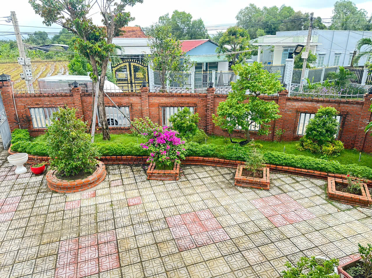NHÀ ĐẸP–GIÁ TỐT–CHÍNH CHỦ Cần Bán Nhanh Căn Nhà Gỗ Xã Mỹ Lộc, Huyện Cần Giuộc, Long An.