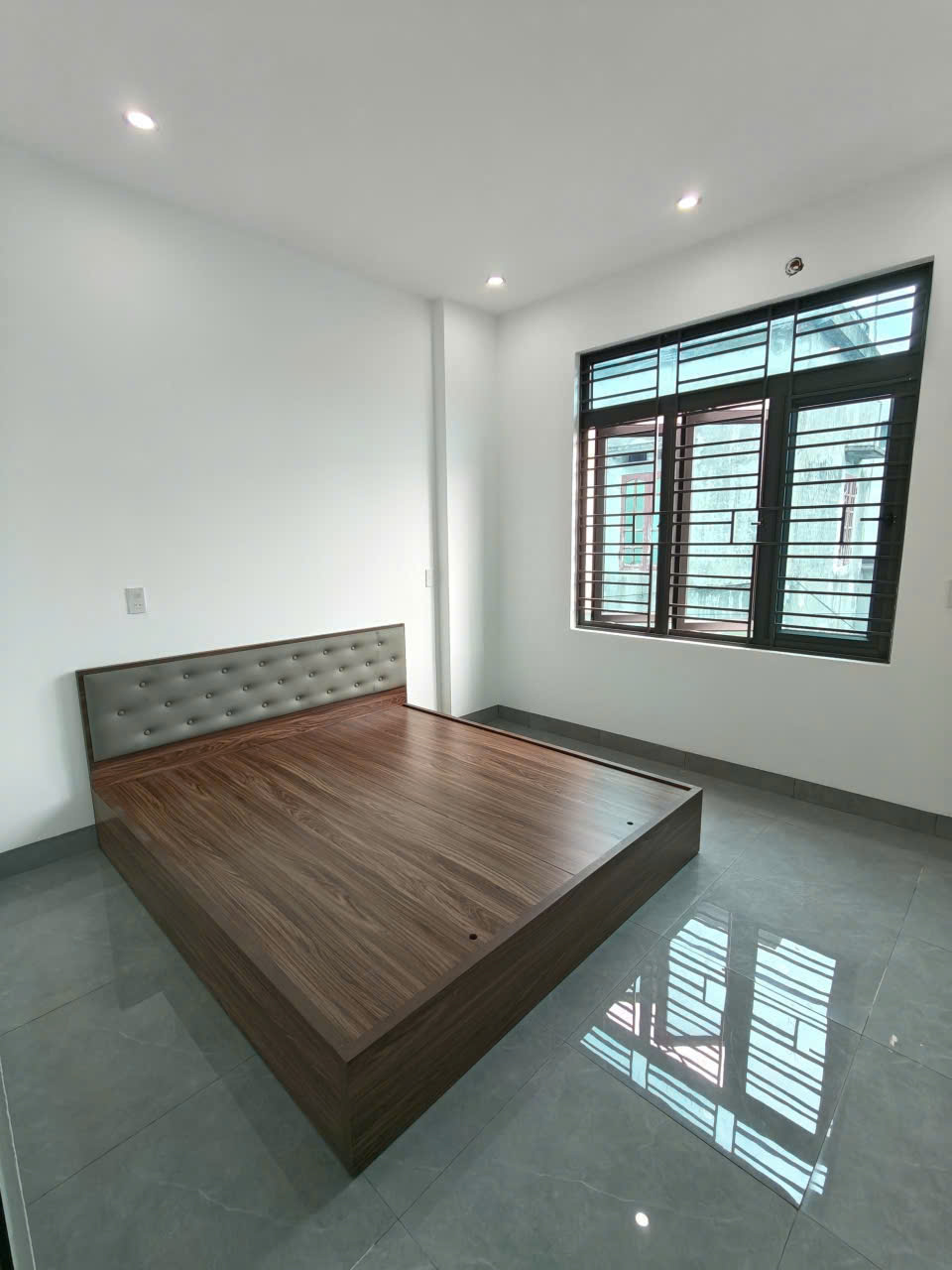 Nhà lô góc 2 tầng khu 2 Việt Hòa – ô tô đỗ cửa – giá 1,55 tỷ-4
