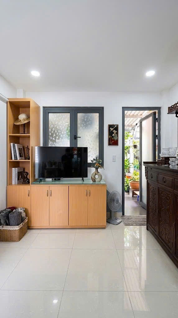 Bán nhà Võ Văn Tần, Quận 3, 3.3 x 6.5, Chủ sale 300 tr còn 5.6 tỷ