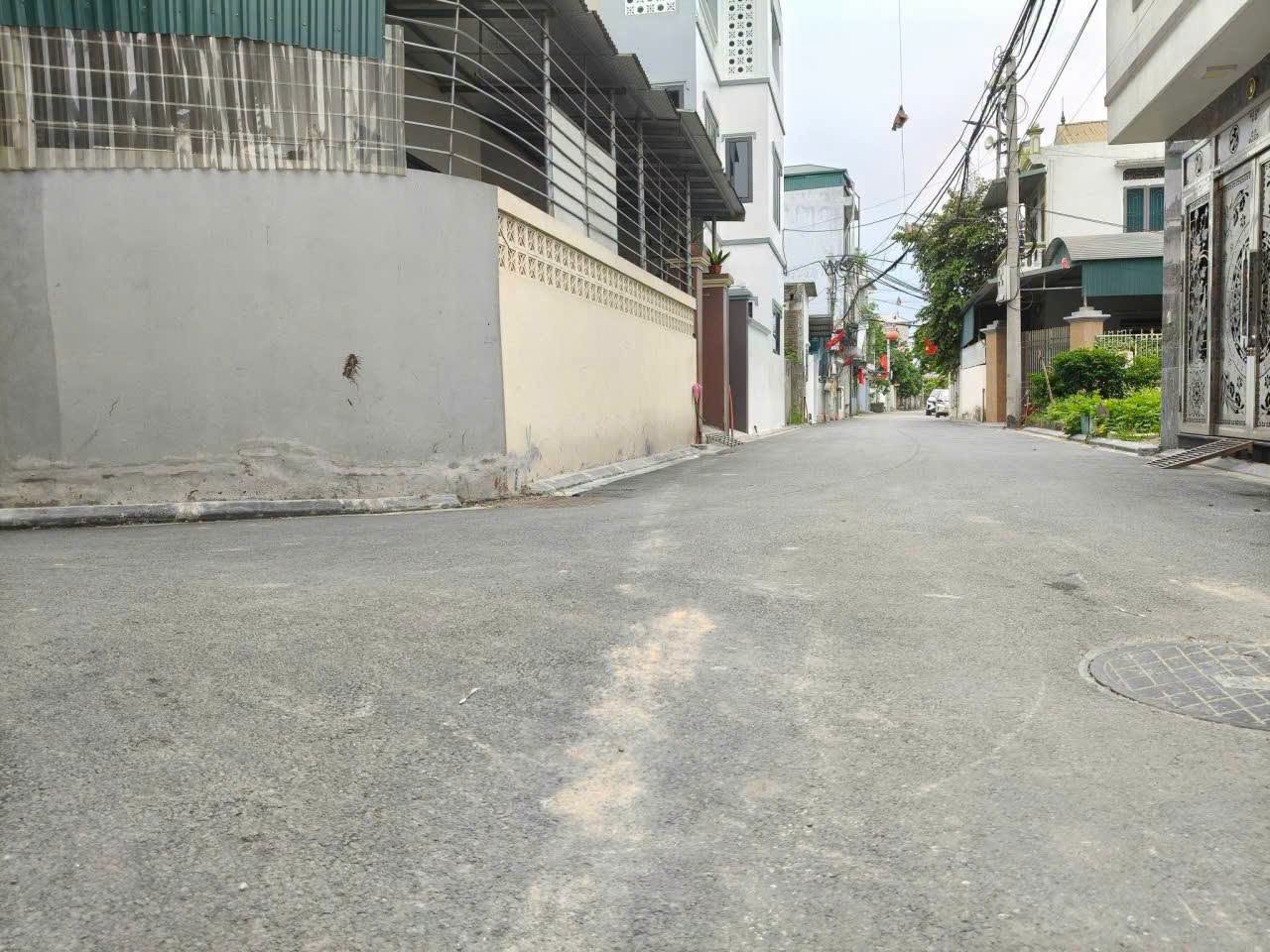 Ngay khu đô thị đa mục tiêu, mở đường trước đất 11m.
Đất 92m2, mt5m, 5.65 tỷ, nở hậu, ô tô, thông, Việt Hùng, Đông Anh.-4