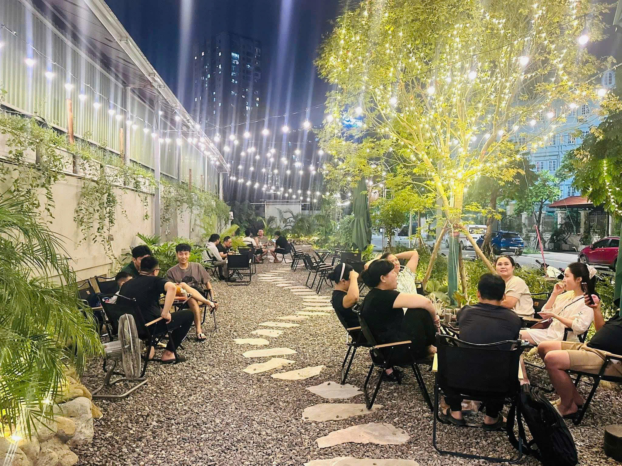 CHO THUÊ HOẶC SANG NHƯỢNG QUÁN CAFE MẶT TIỀN ĐẸP – VỊ TRÍ KINH DOANH ĐẮC ĐỊA TẠI PHƯỜNG NGHĨA ĐÔ, CẦU GIẤY, HÀ NỘI