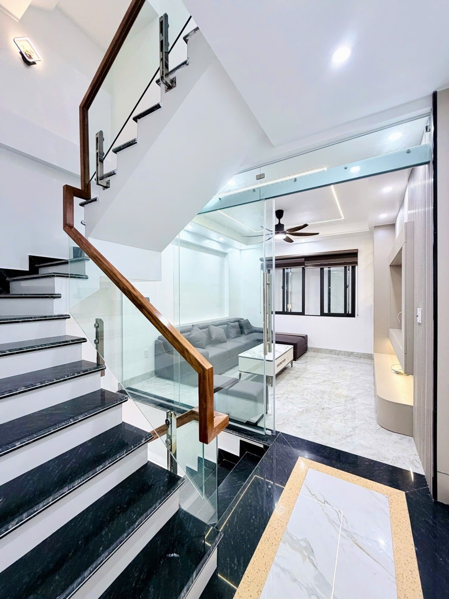Bán nhà xây mới độc lập - Khu phân lô Thượng Lý
