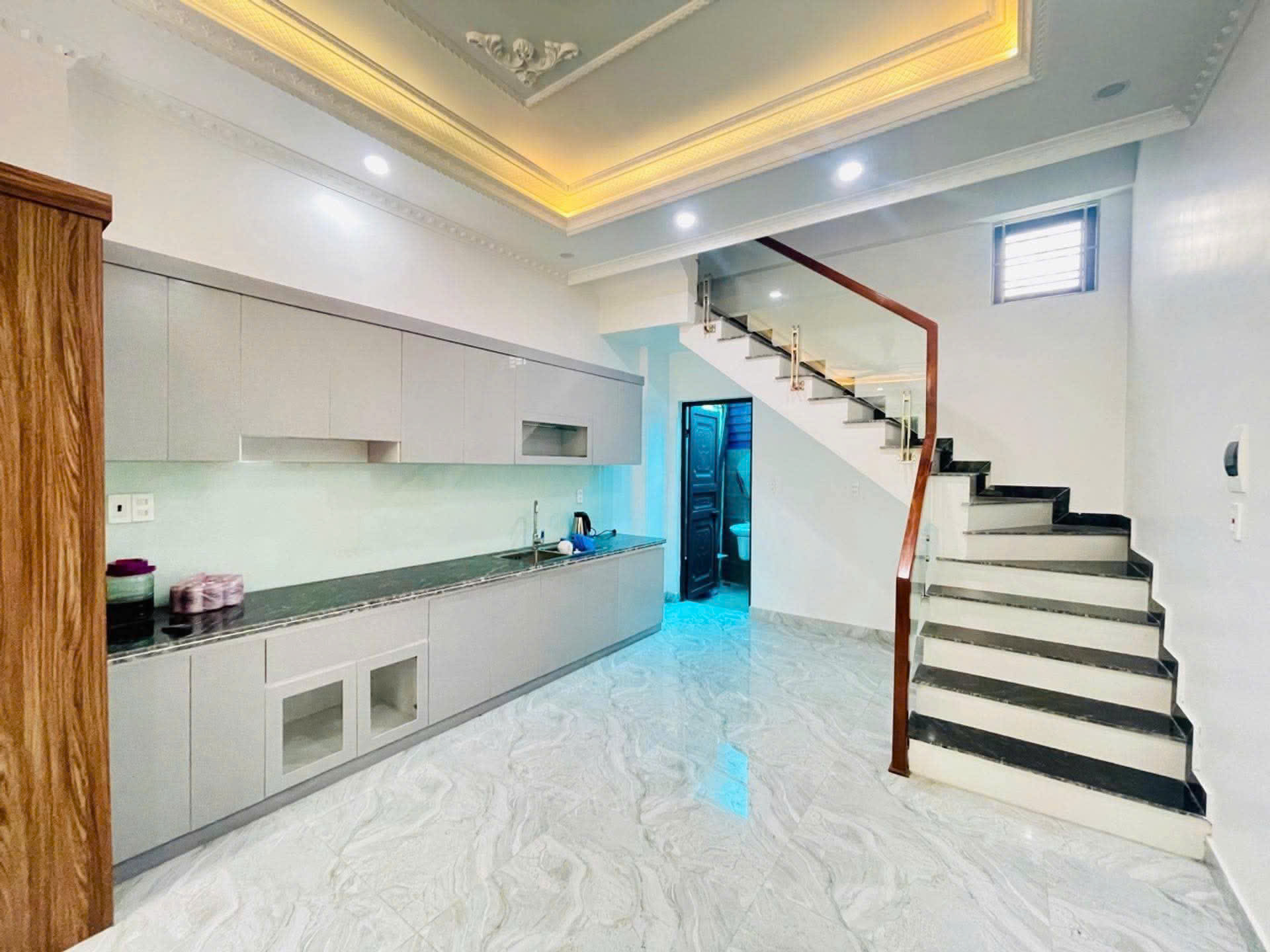 Mặt đường Trần Nguyên Hãn vị trí đẹp lô góc thoáng
