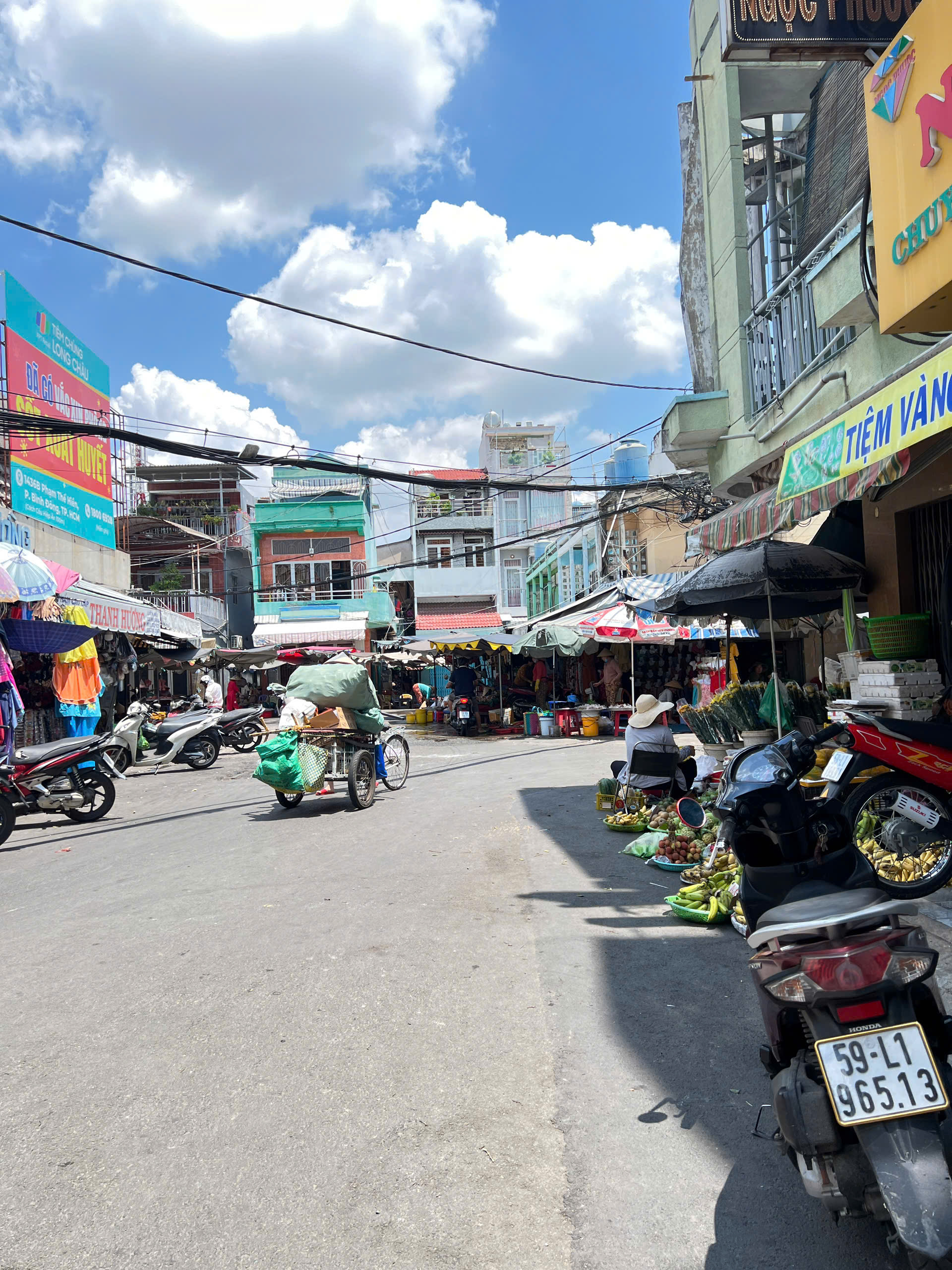 Nhà bán MT trung tâm chợ Hoàng Minh Đạo P5Q8. Giá: 10.5 tỷ