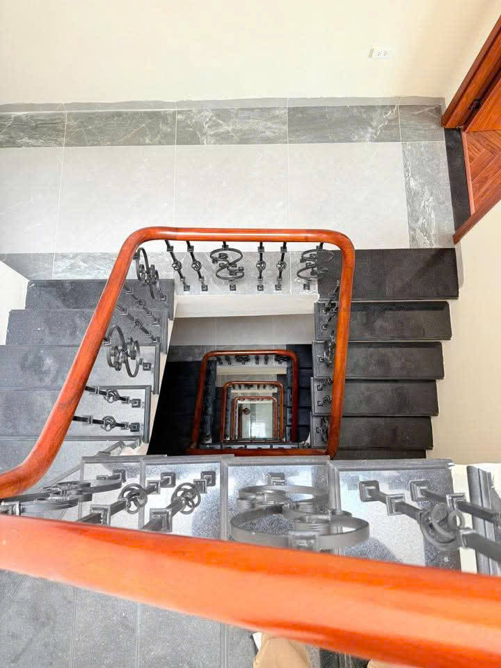 Cho thuê nhà, 77m2- 5T, Đào Duy Từ, Mã Mây, Hàng Bạc, Hoàn Kiếm -35 tr
