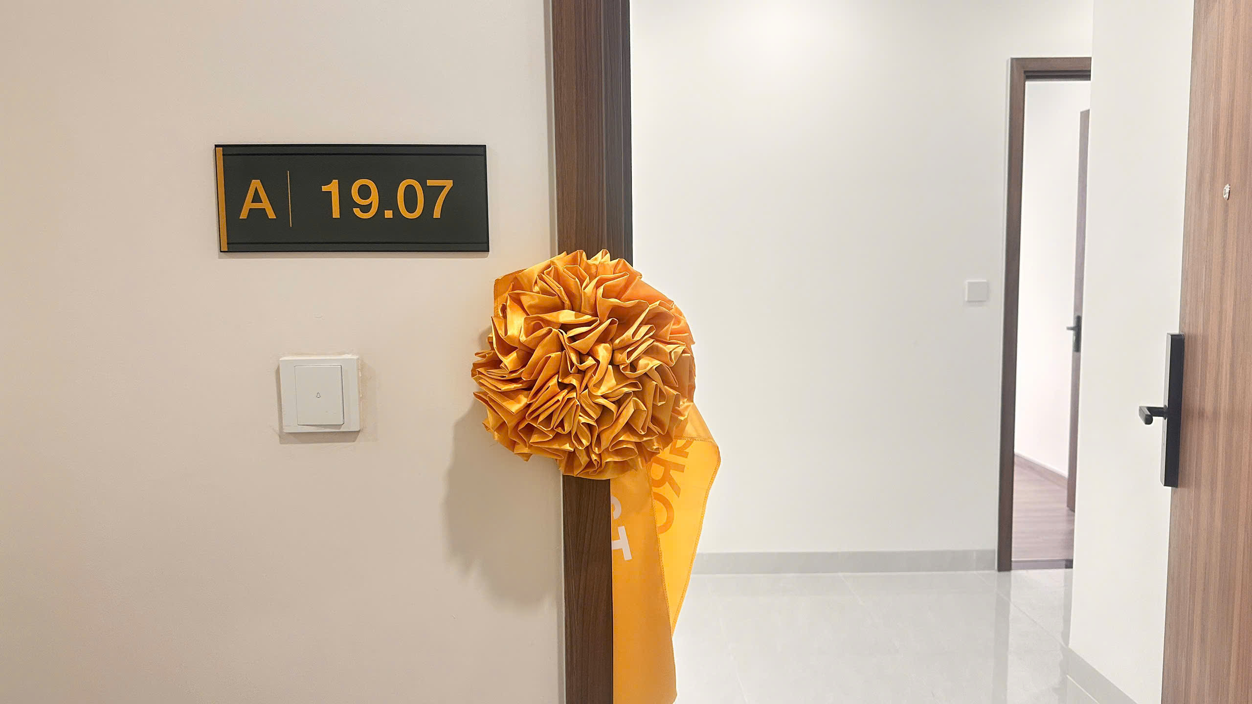 CẦN BÁN GẤP CĂN HỘ 70M² – NHÀ TRỐNG MỚI NHẬN BÀN GIAO – VIEW SÔNG SIÊU ĐẸP