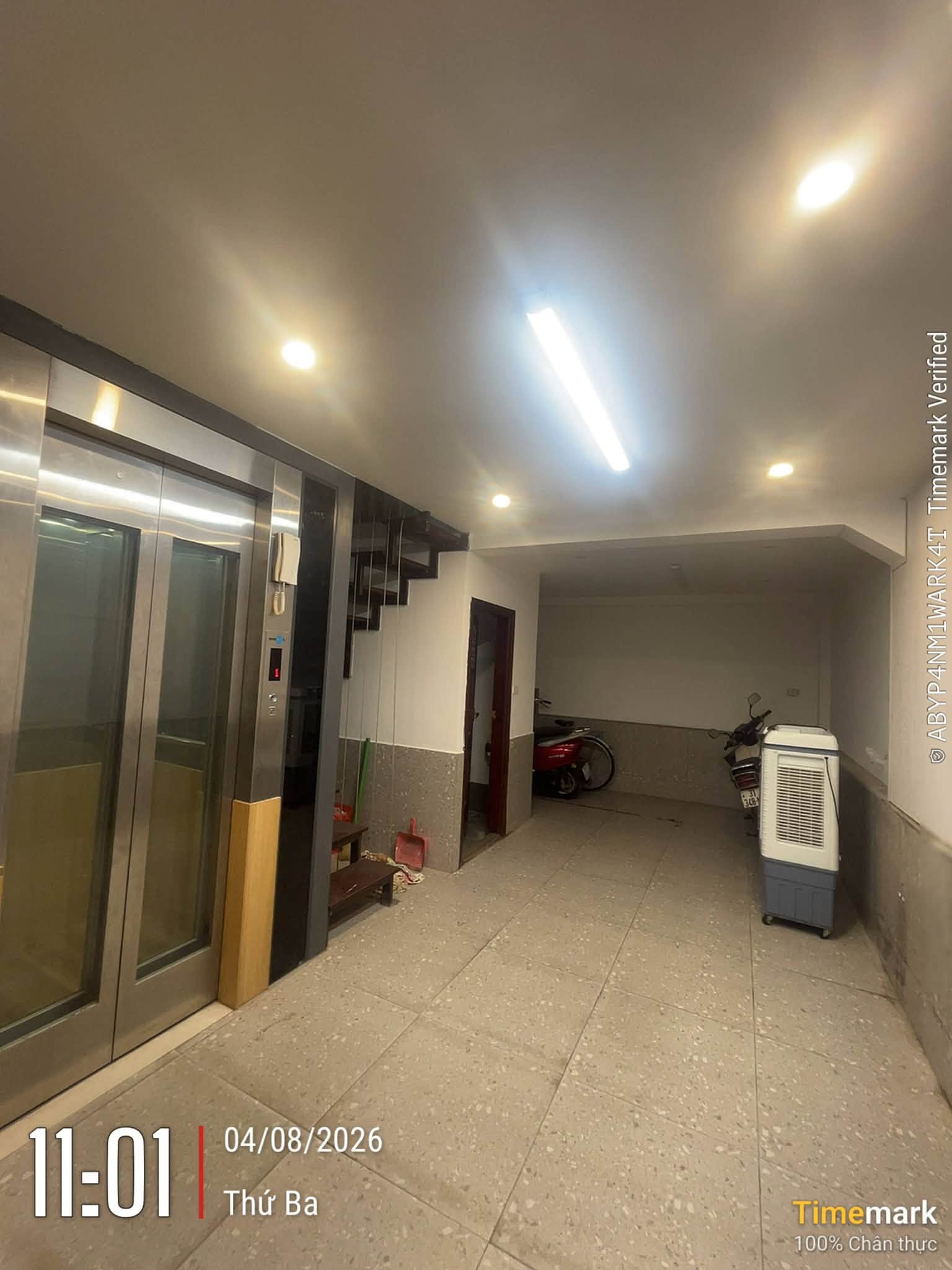 Bán nhà mặt phố Trần Quang Diệu, 55m2, 9 tầng thang máy, mặt tiền 4.5m, 33 tỉ, vỉa hè, kinh doanh