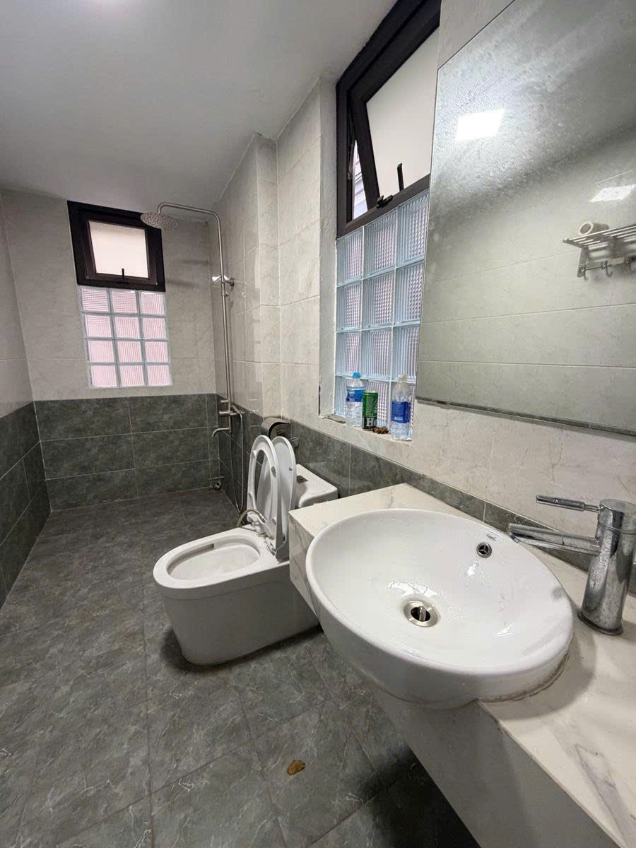 Bán nhà Ngọc Lâm 40m 5 tầng MT6m lô góc ô tô đỗ 10m ra hồ nhỉnh 13 tỷ-4
