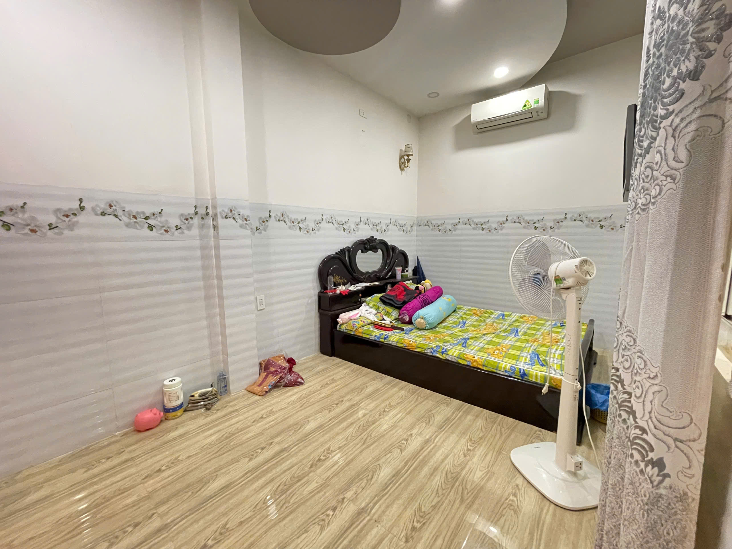 Bán nhà mặt tiền  Tô Vĩnh Diện, Phương Sài Nha Trang, ngang 7,7m 130tr/m2