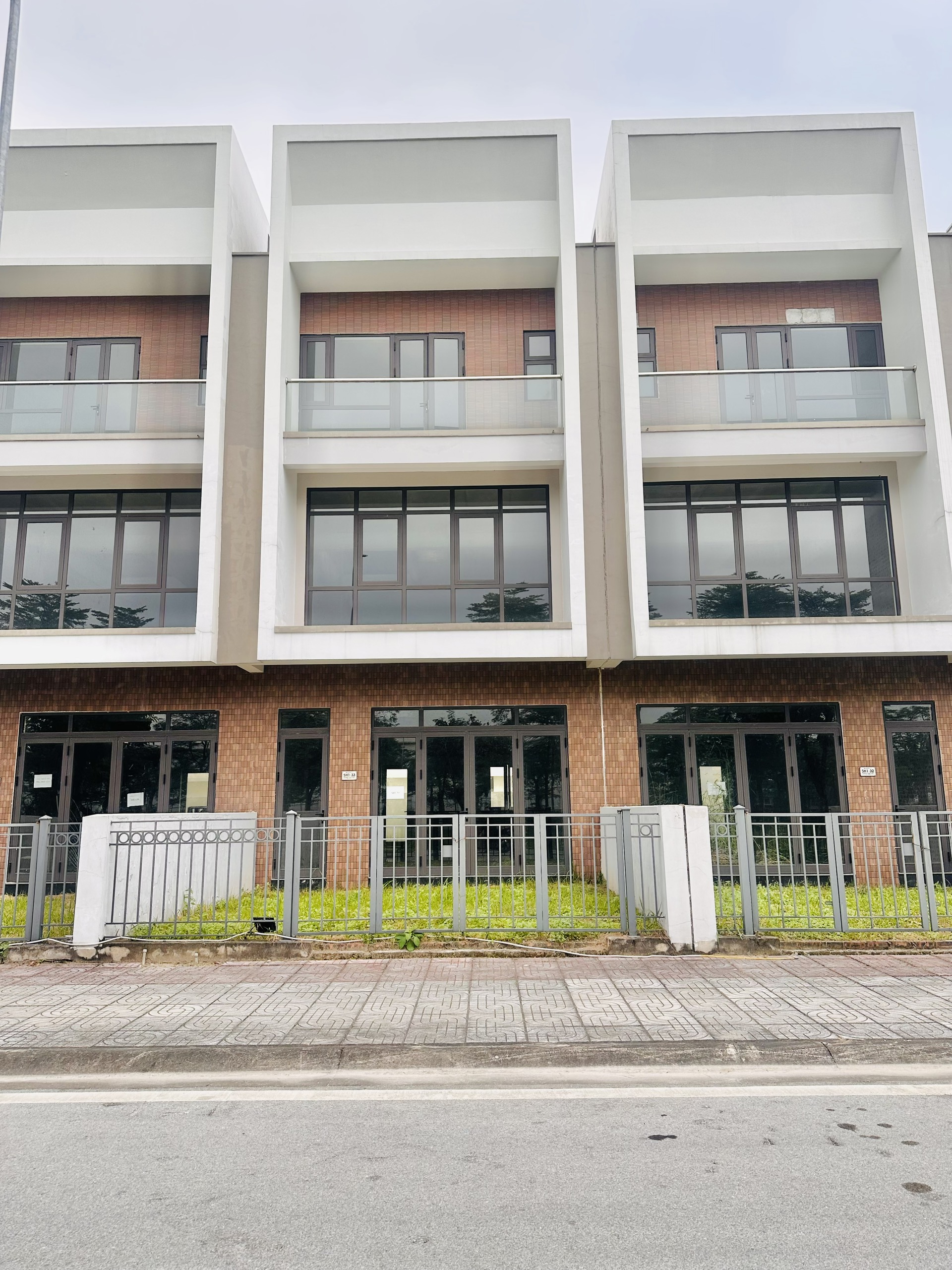 Sophouse mặt ngoài đường lớn – Đã có sổ – Chỉ 10,832 tỷ | Kinh doanh ngay, tạo dòng tiền!