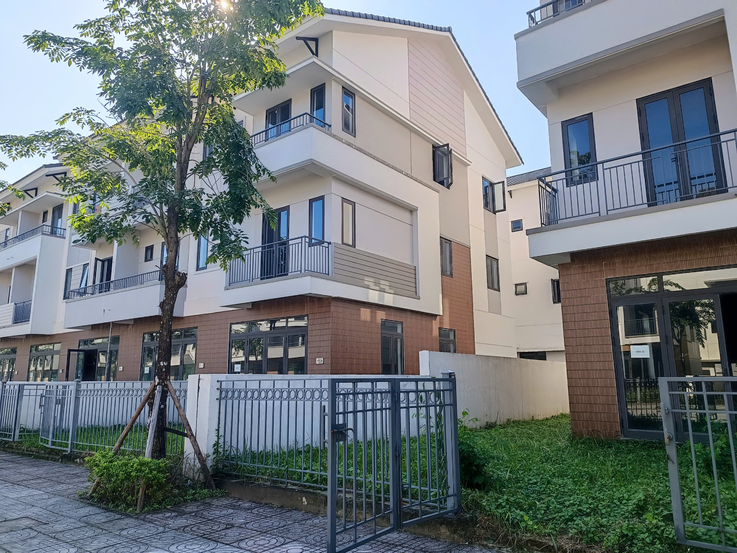 Mua ngay kẻo bỏ lỡ duy nhất 1 căn nhà phố 3 tầng 120m2 giá 60tr/m2