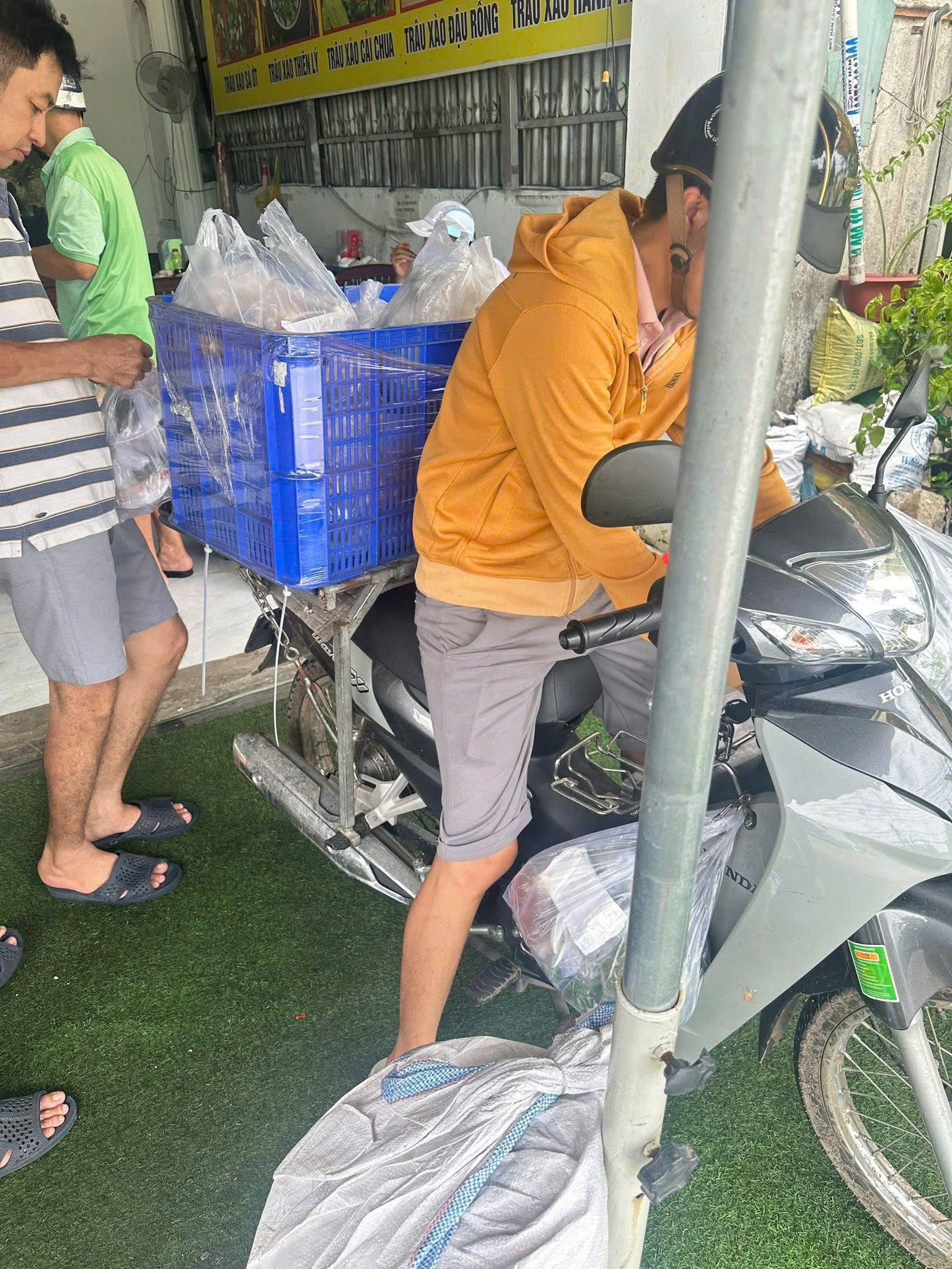 CHUYỂN NHƯỢNG QUÁN CƠM TRƯA ĐANG KINH DOANH RẤT TỐT - TÂN HIỆP, HÓC MÔN, HCM