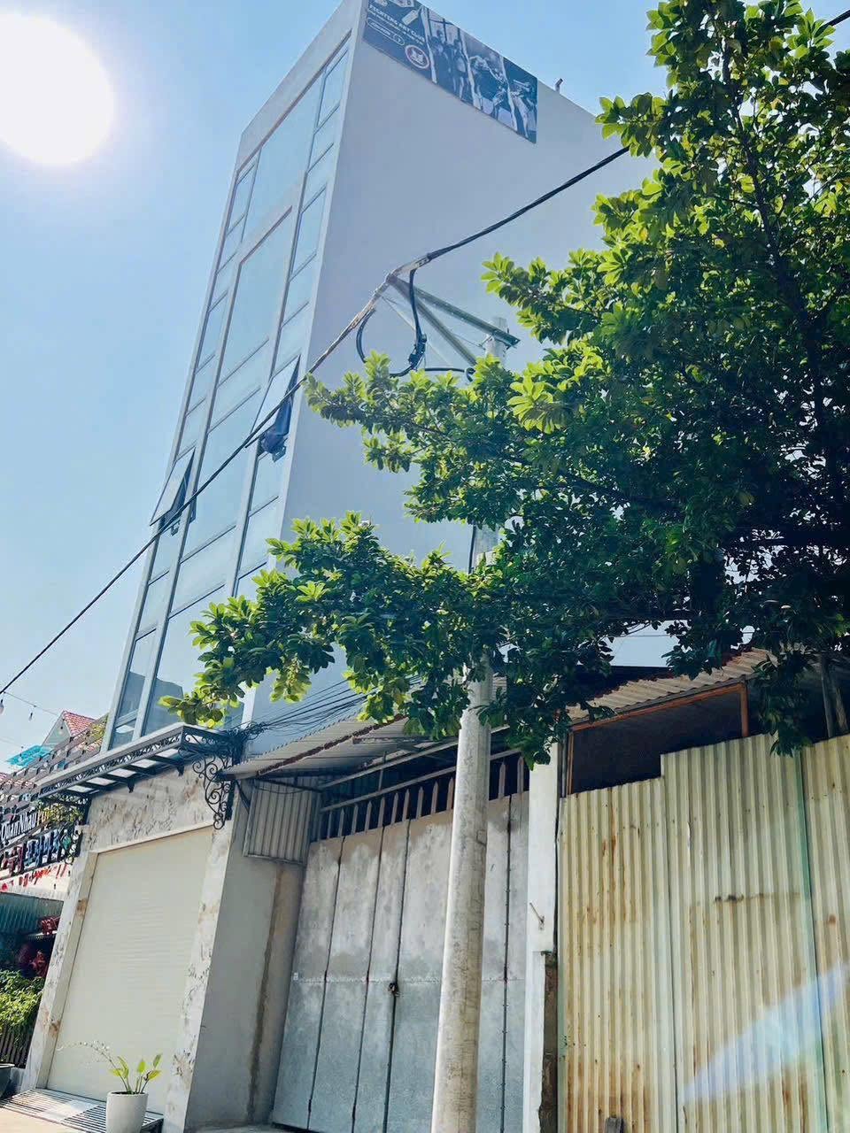 Bán tòa nhà văn phòng khu Tuệ Tĩnh kéo dài, TP Hải Dương, 118.6m2, mt 5.2m, 5 tầng