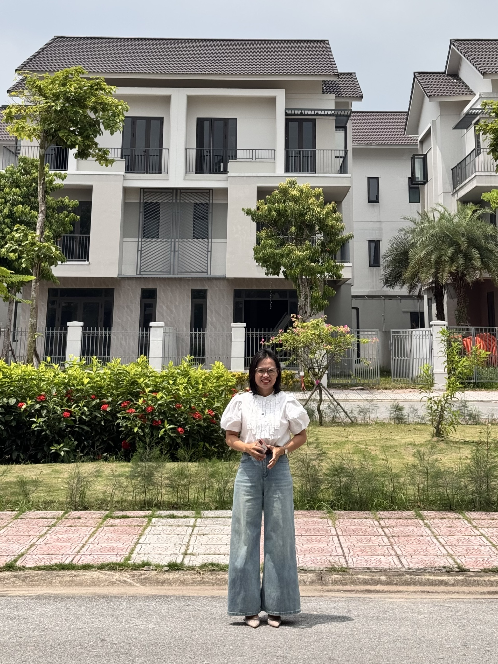 Chính chủ cần bán nhanh Biệt thự 180m2 ( 9x20m ) - đường trước nhà 15,2m