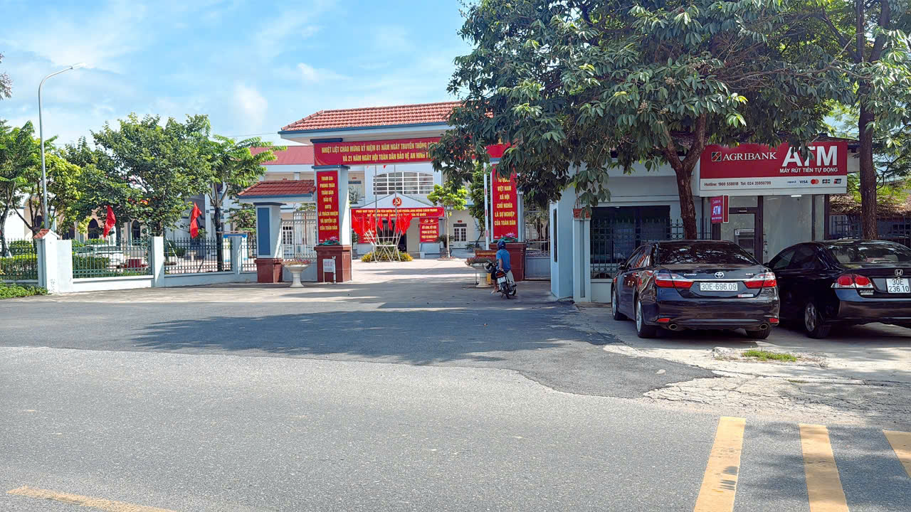 VỊ TRÍ VÀNG -ĐẤT KINH DOANH MẶT ĐƯỜNG NHỰA  ,NGHỈ DƯỠNG ,KHO XƯỞNG XE CÔNG TRÁNH ,VỊ TRÍ ĐẤT ĐỐI DIỆN CỔNG TRƯỜNG HỌC CẤP 1 THANH SƠN ,MUA ĐẦU TƯ  ,HOẠC ĐÊ Ở KINH DOANH CỰC YÊN TÂM NHÓ CÁC BÁC-3