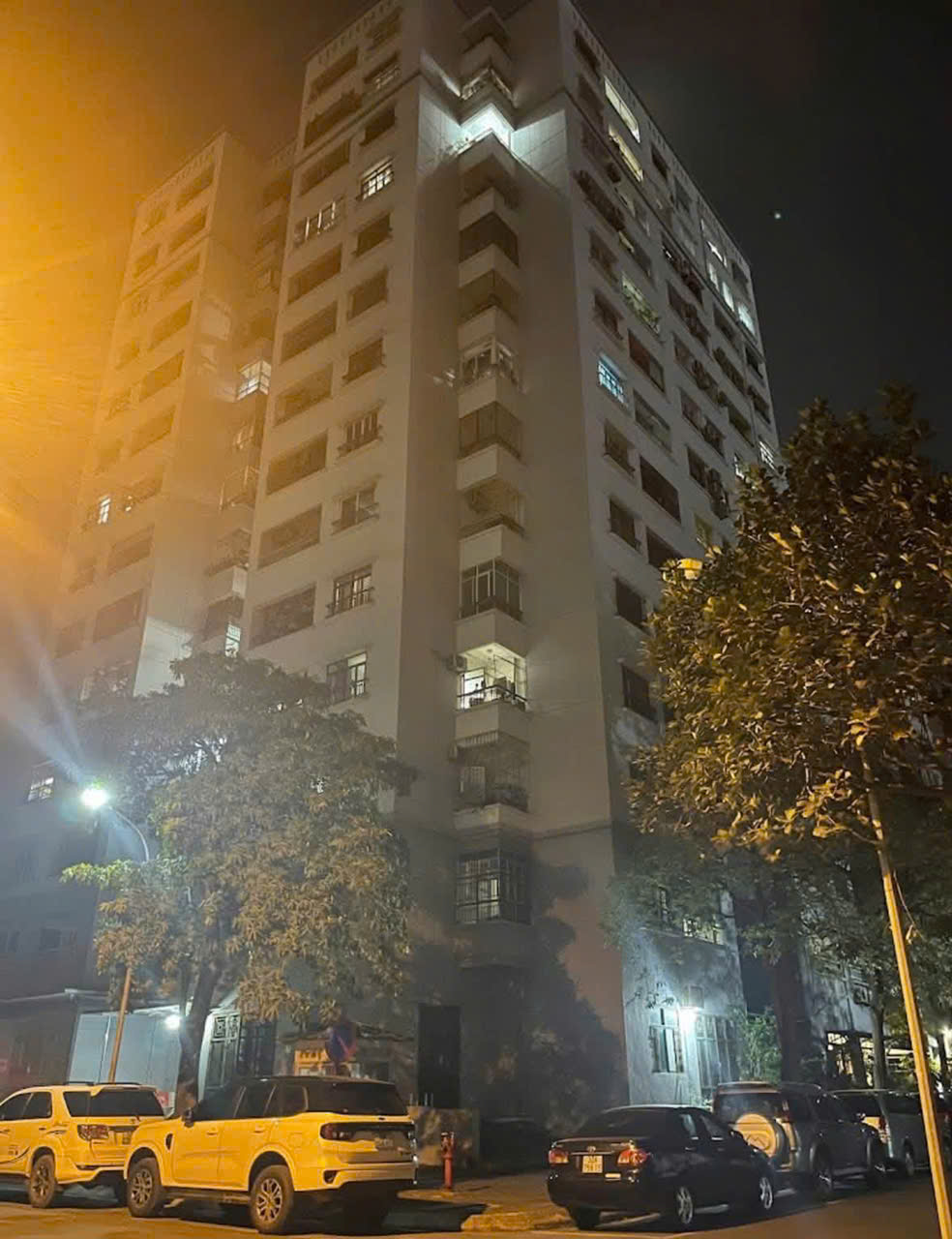 BÁN CĂN HỘ CHUNG CƯ 54 HẠ ĐÌNH , THANH XUÂN, HÀ NỘI 
– NHÀ ĐẸP, FULL NỘI THẤT, CHỈ VIỆC DỌN VÀO Ở