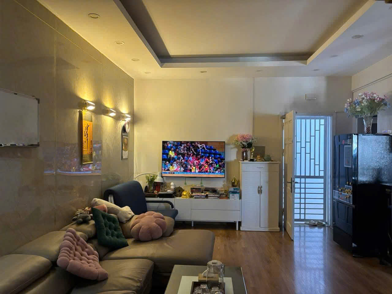 BÁN CĂN HỘ CHUNG CƯ 54 HẠ ĐÌNH , THANH XUÂN, HÀ NỘI 
– NHÀ ĐẸP, FULL NỘI THẤT, CHỈ VIỆC DỌN VÀO Ở