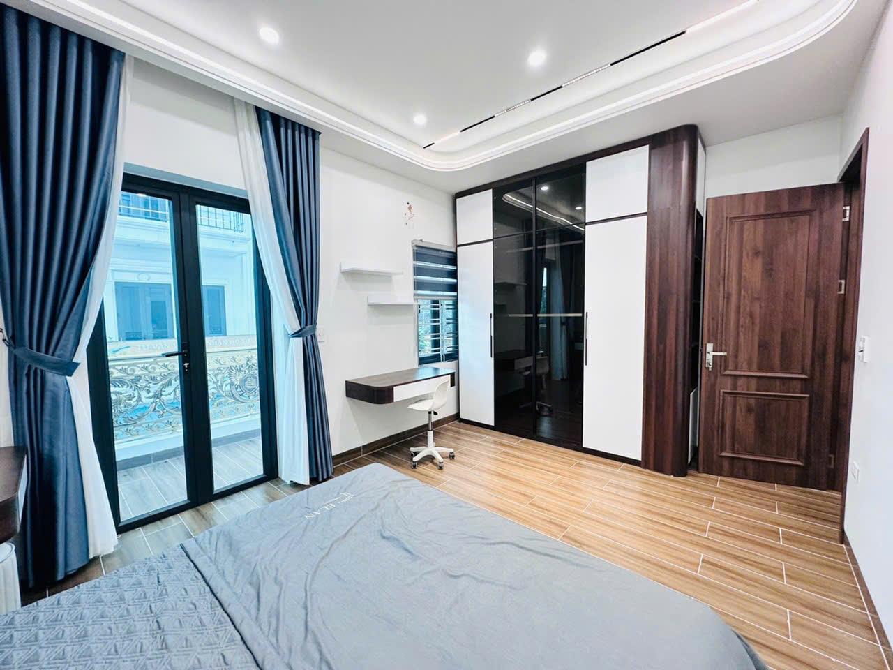 NHÀ ĐẸP TÂN CỔ ĐIỂN 3 TẦNG – TRUNG TÂM PHƯỜNG AN DƯƠNG– Mức giá cực kỳ hấp dẫn cho một căn nhà đẹp ngay trung tâm.-3