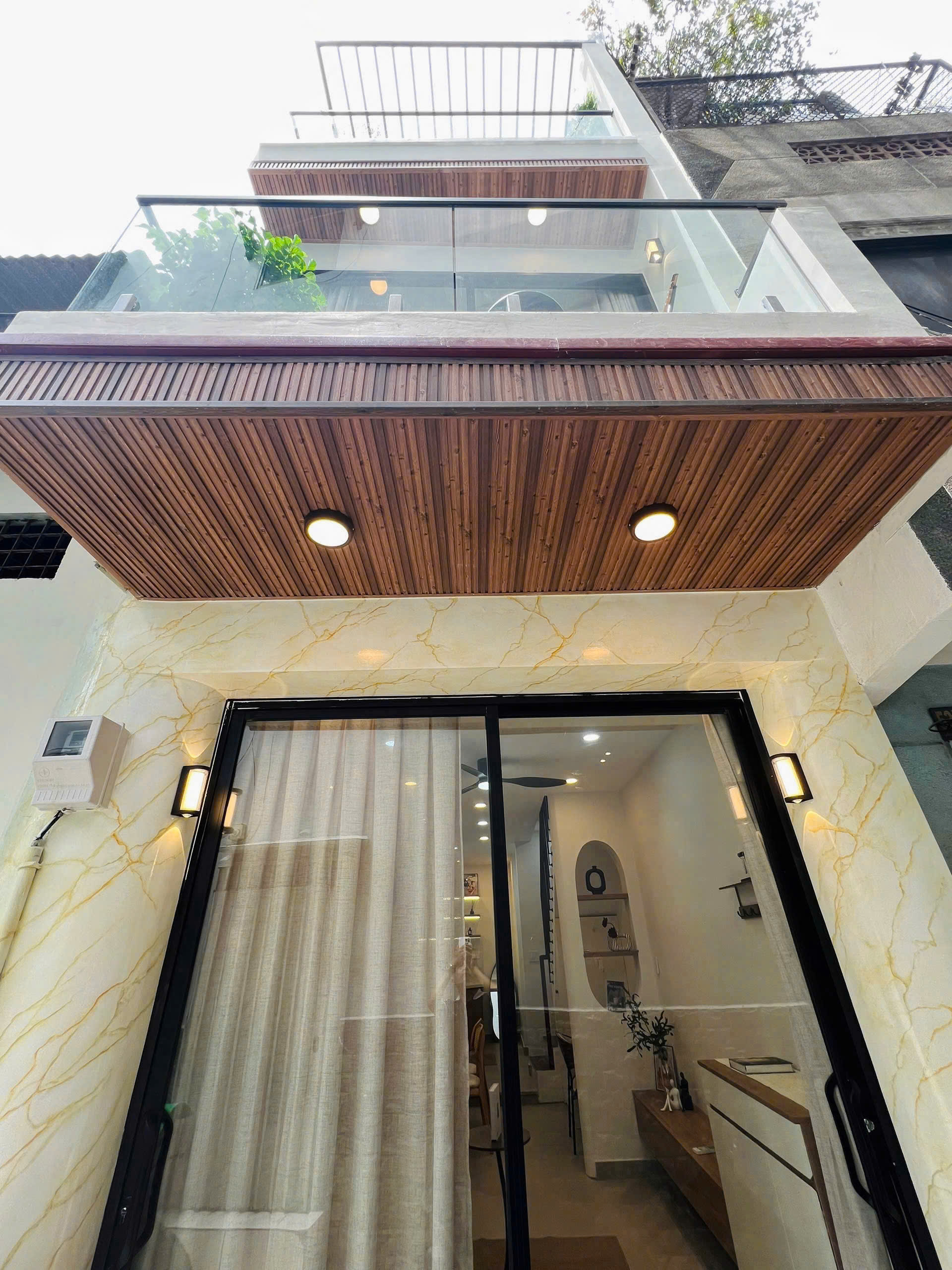 BÁN NHÀ HẺM THÔNG PHAN VĂN TRỊ, Q.5 – SÁT MẶT TIỀN NGUYỄN TRÃI – GIÁ 6.35 Tỷ