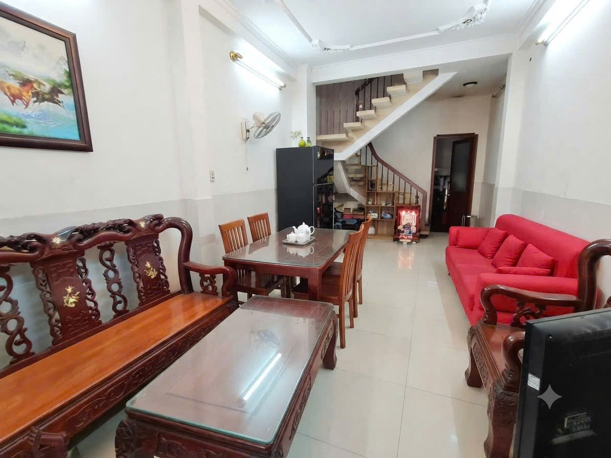 Bán nhà Phạm Văn Hai • 54m² • 1 trệt 3 lầu • 5 PN • Sân thượng • Di chuyển sân bay khoảng 5 ph - 11.x tỷ