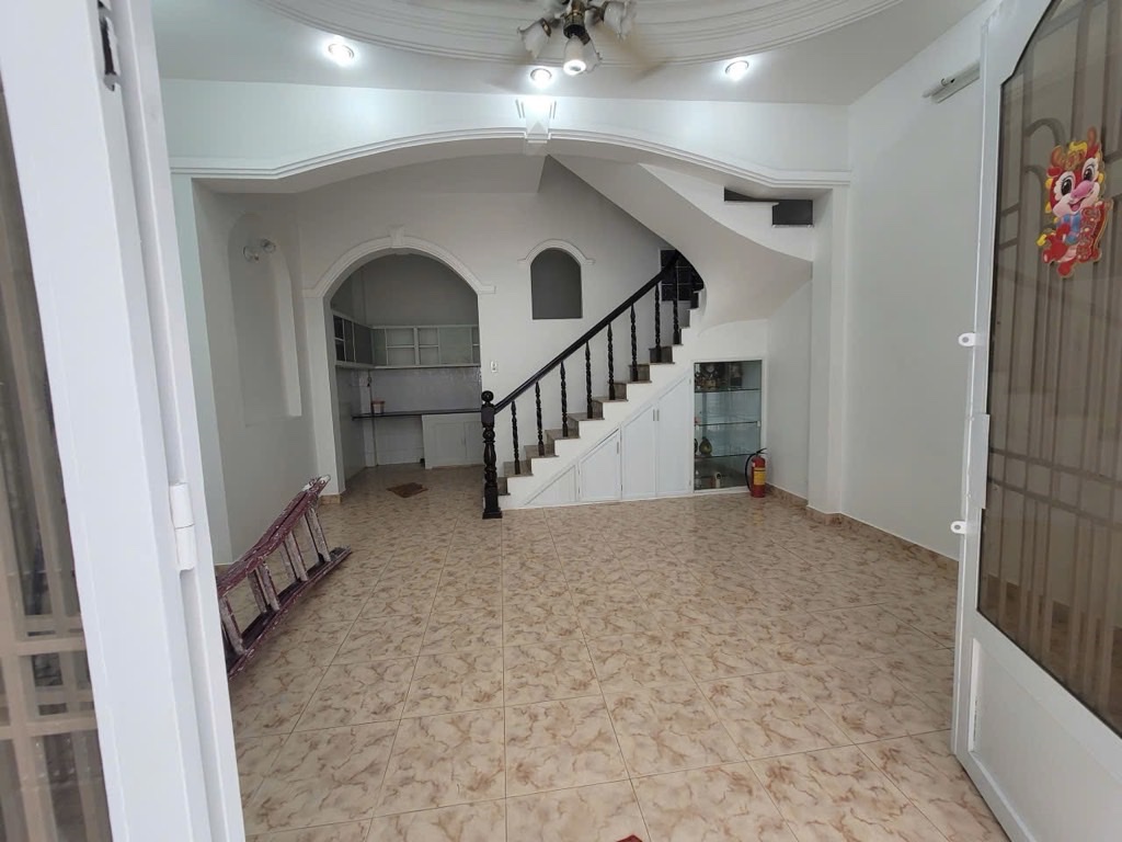 Bán nhà Trần Quang Diệu, quận 3 - hẻm 3m, cách mặt tiền 20m. 36m2 5 pn - 7 tỷ 99