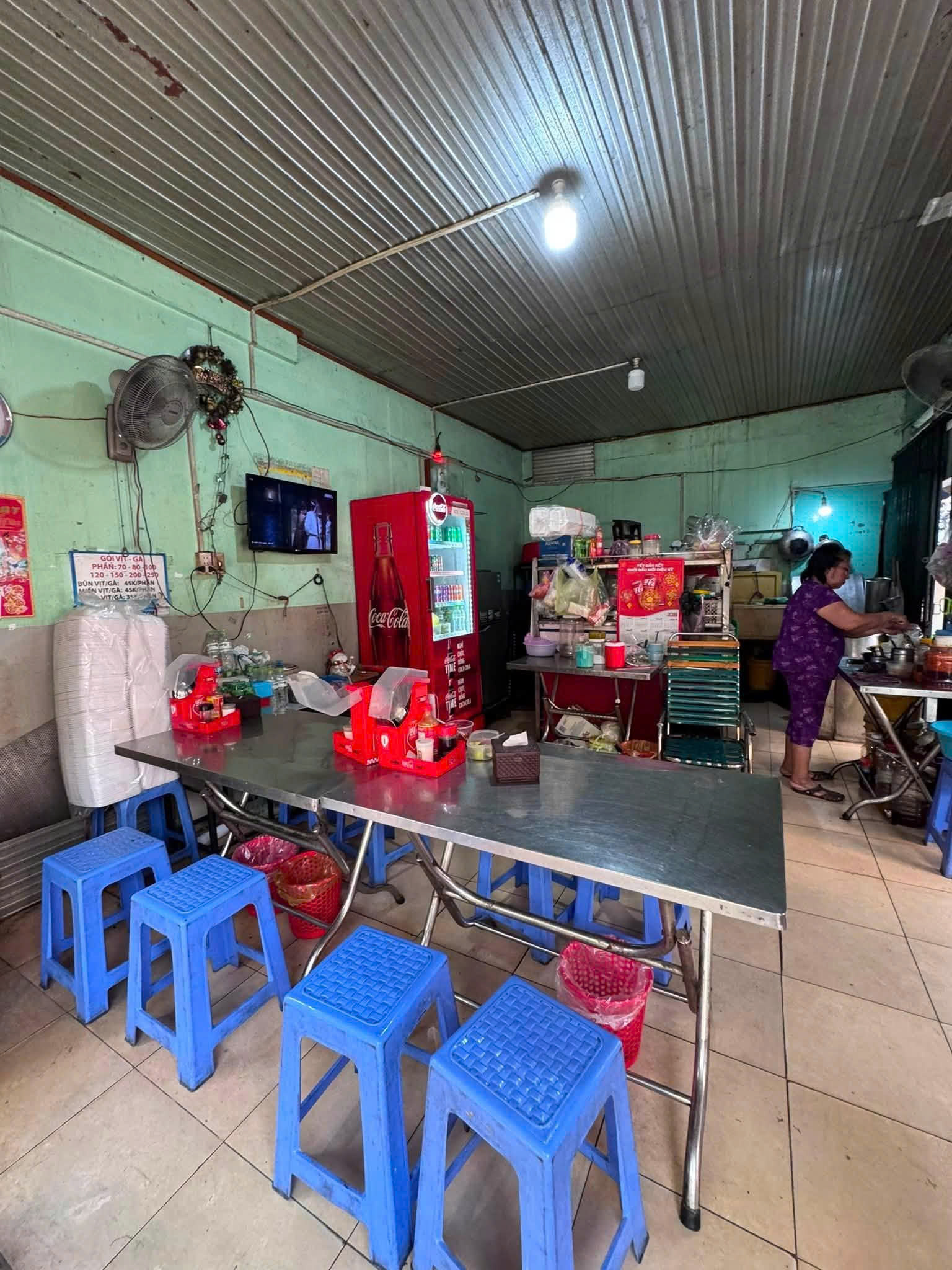 Bán nhà 2 Mặt tiền Đồng Đen - gần Trường Chinh, DT: 10x4,1m, 2 Tầng cũ, giá 11.3 tỷ.