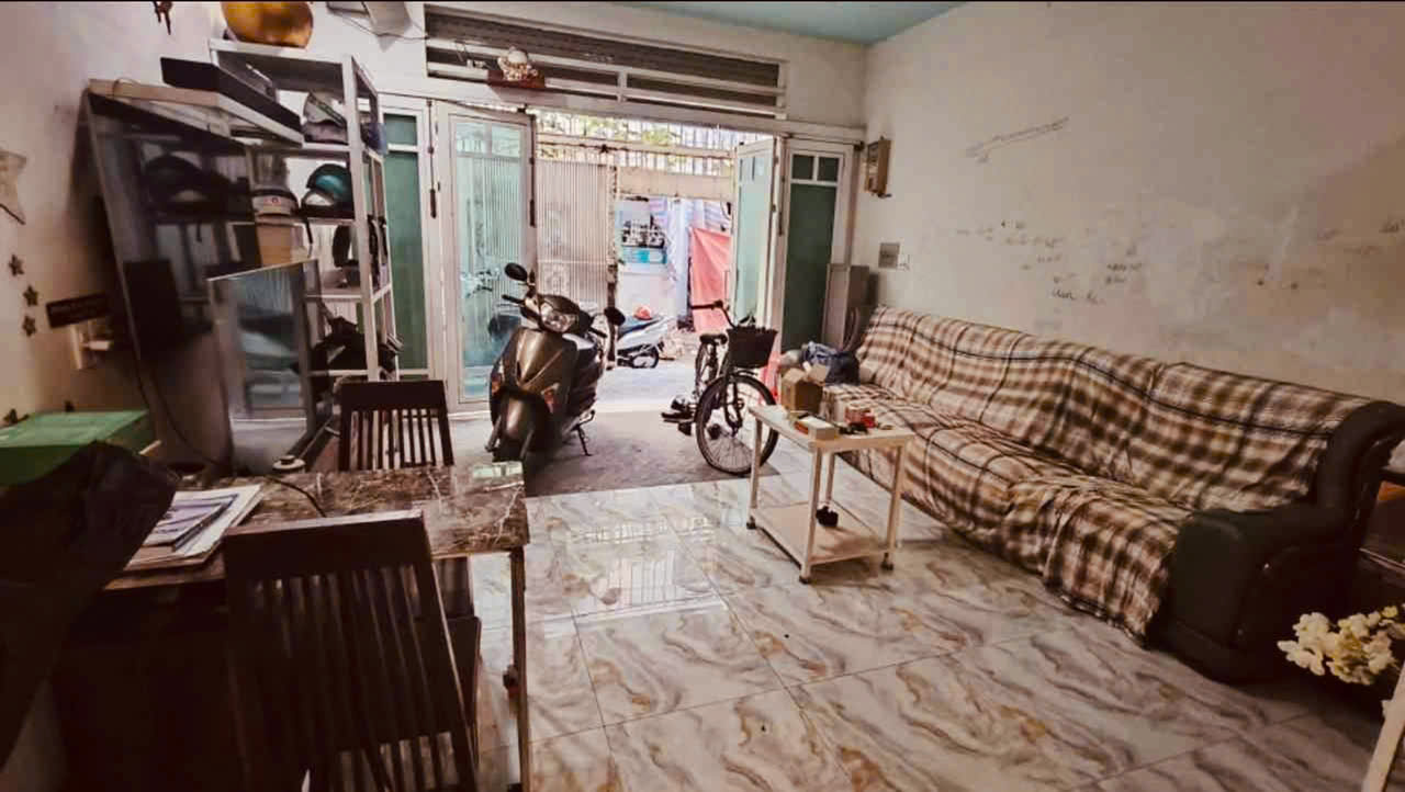 Bán nhà  70m2 gần Lê Văn Sỹ – ngang 4.5m – 3 tầng BTCT – cách mặt tiền 30m - nhỉnh 100 triệu/m2
