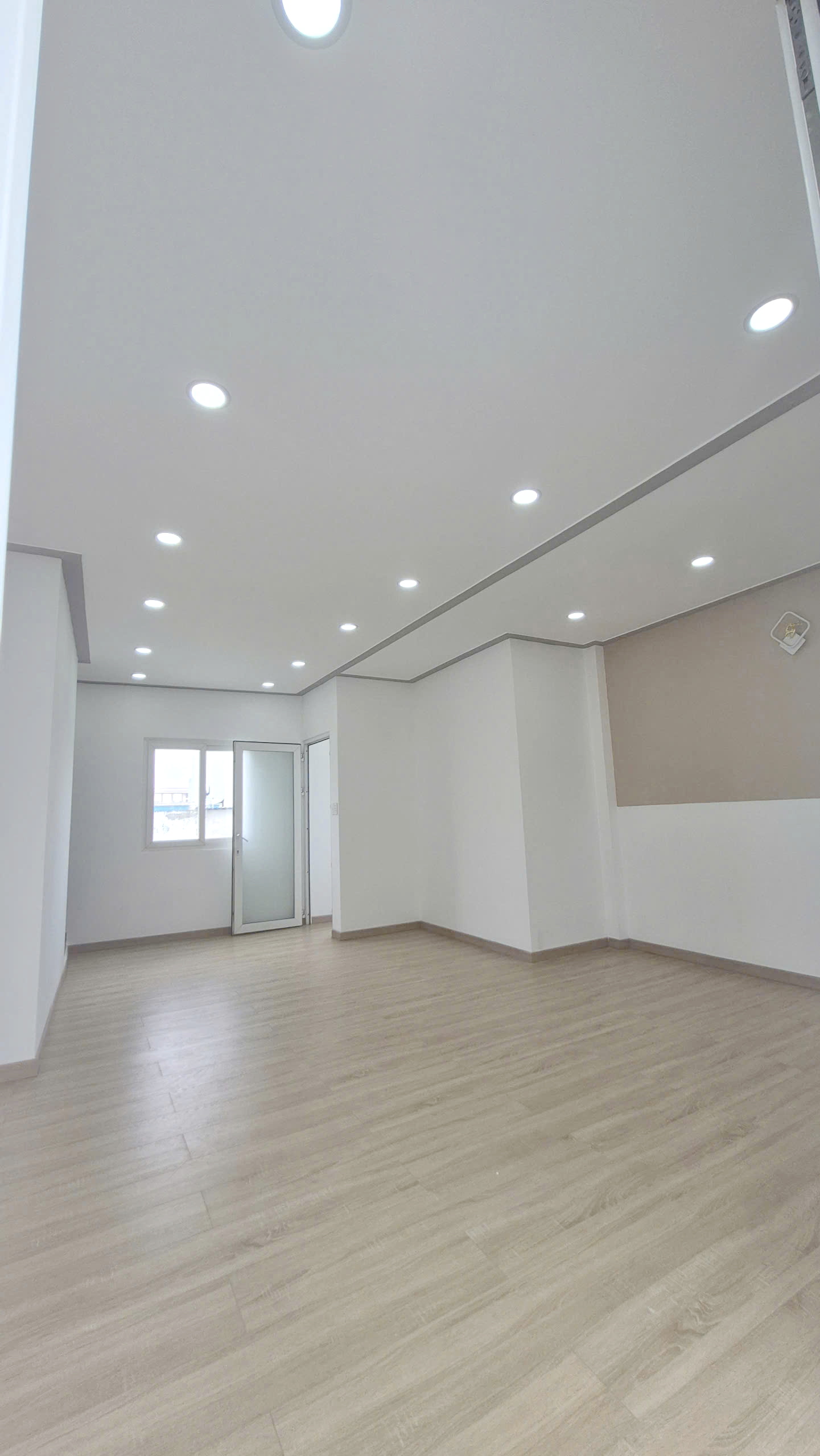 Nhà mới 3 tầng nở hậu 6m cách mặt tiền Nguyễn Duy 30m P10Q8. Giá 5.48 tỷ