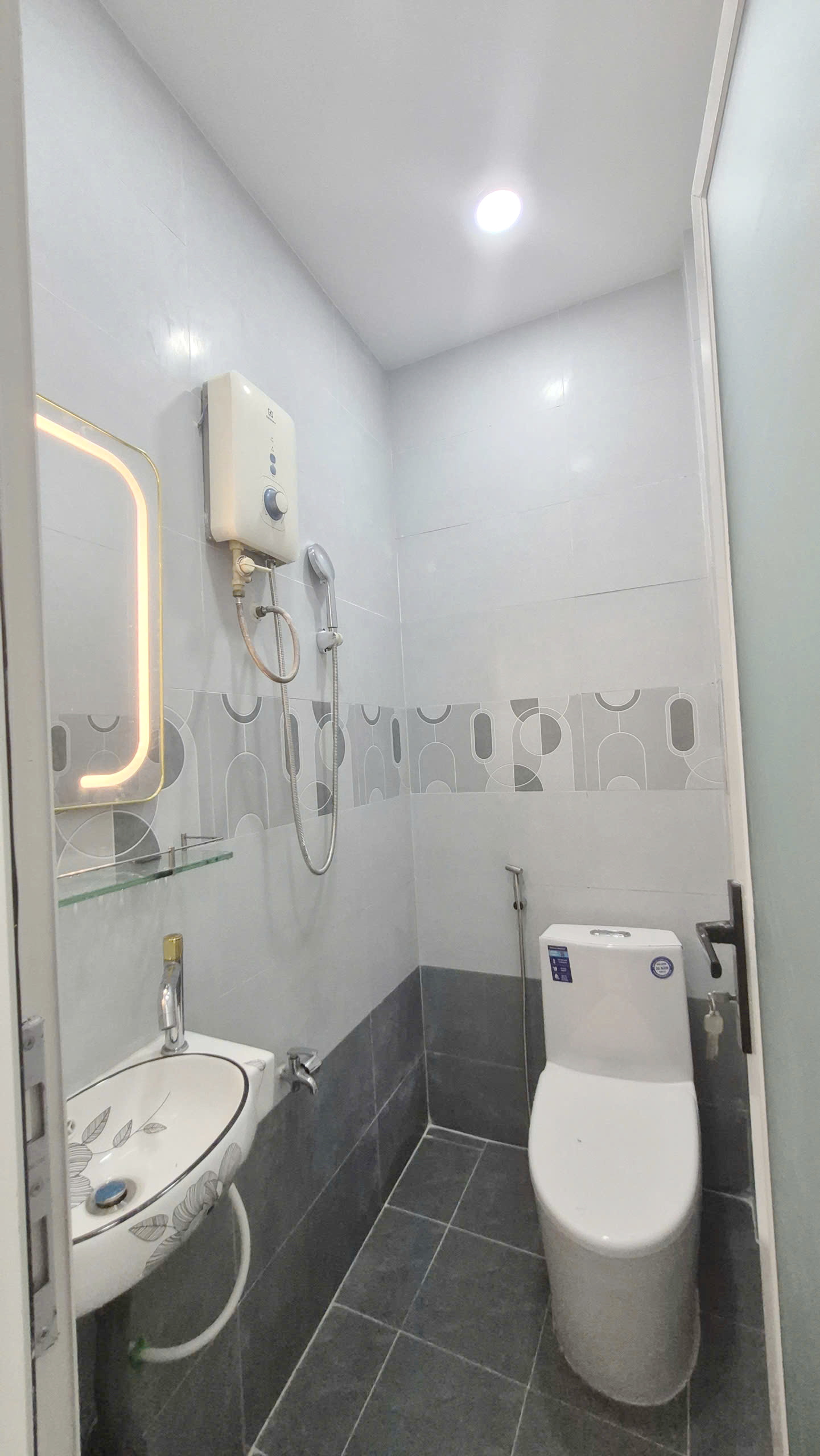 Nhà mới 3 tầng nở hậu 6m cách mặt tiền Nguyễn Duy 30m P10Q8. Giá 5.48 tỷ-4