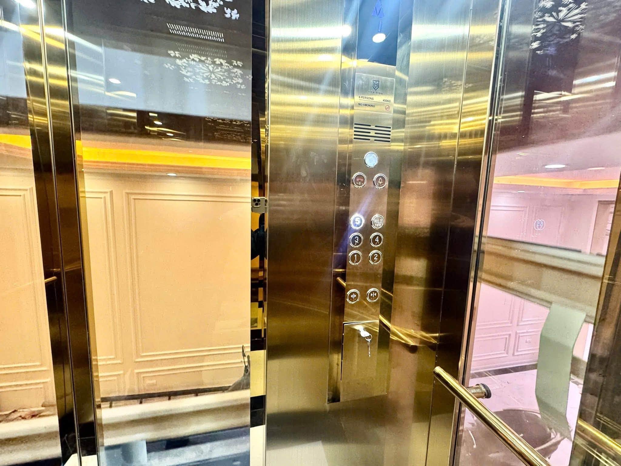 TÒA NHÀ PHÂN LÔ 7 TẦNG  HOÀNG VĂN THÁI, TX - GARA Ô TÔ - 60 M2 - MT 5,5 M - 24,5 TỶ