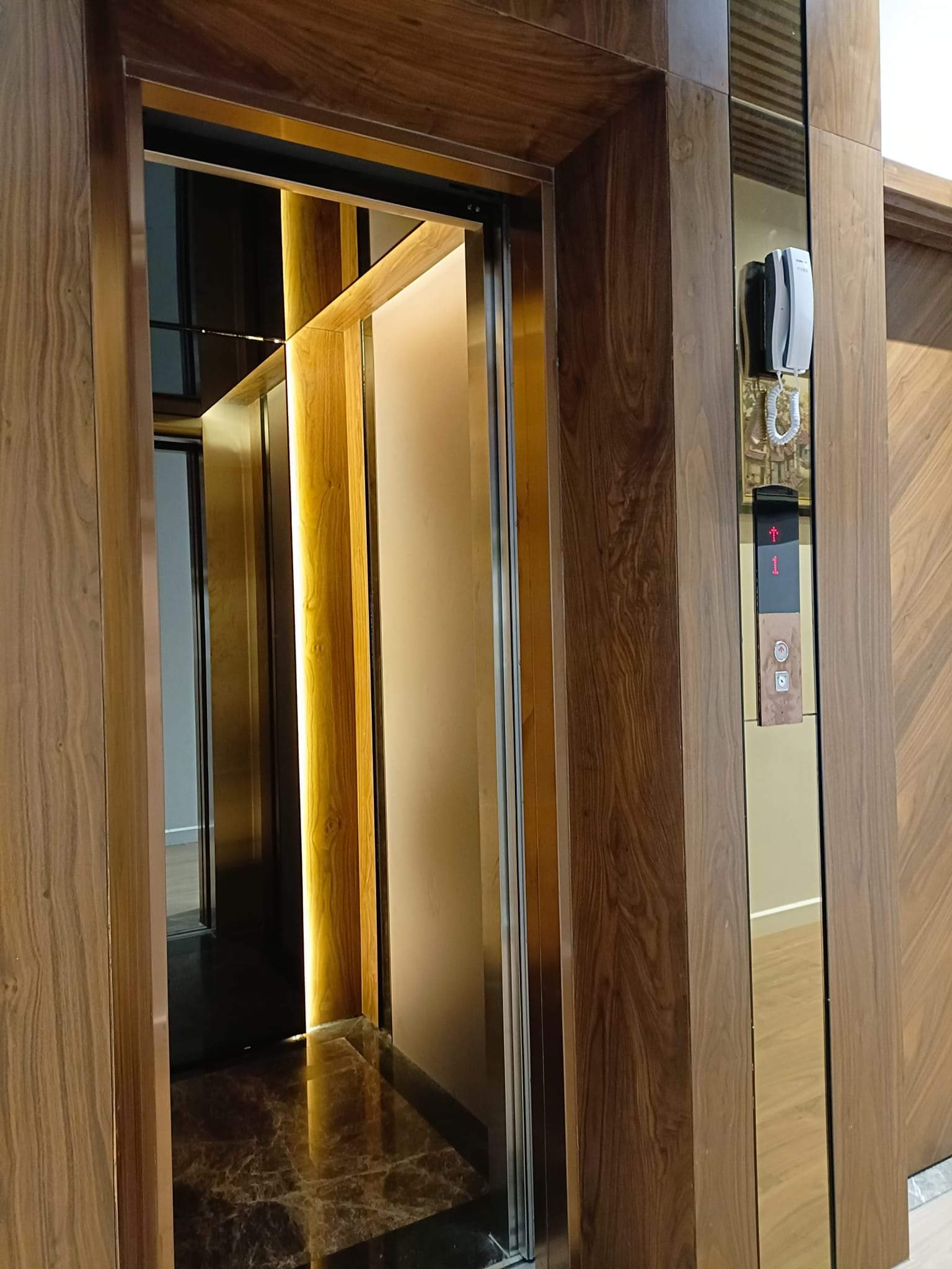 Cho thuê nhà, 145m2_ 7T; Hoàng Cầu, La Thành, Đặng Tiến Đông -66 tr-3