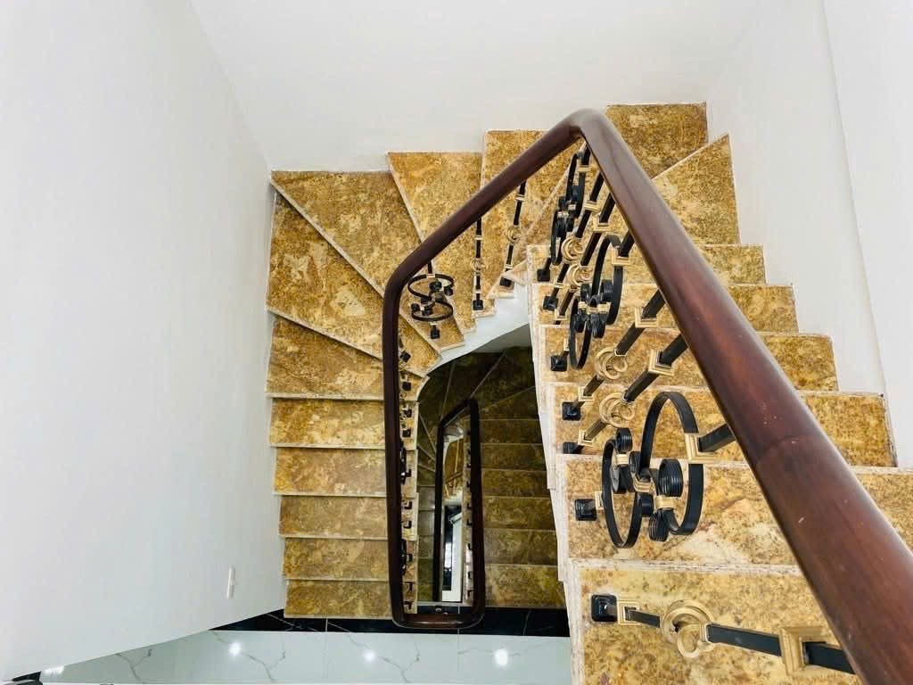Mình cho thuê nhà MỚI, 143m2_ 6.5T; Lạc Long Quân, Võ Chí Công -68 tr-3