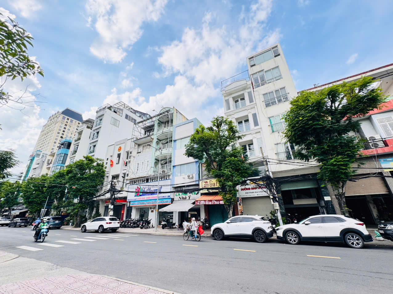 QUẬN 4: BÁN NHÀ 6 TẦNG MẶT TIỀN LÊ QUỐC HƯNG, P.XÓM CHIẾU- DT ĐẸP 6,8M*21M- SH HOÀN CÔNG CHUẨN- VỊ TRÍ KHU HÀNH CHÍNH TRUNG TÂM QUẬN KHAI THÁC GIÁ TRỊ TIỀM NĂNG