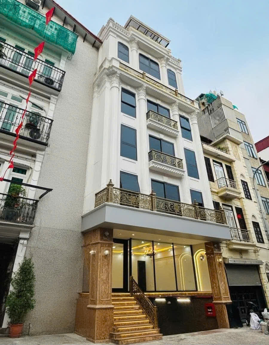 Cho thuê nhà, 113m2_ 5T; Huỳnh Thúc Kháng, Nguyên Hồng, Đống Đa -40 tr