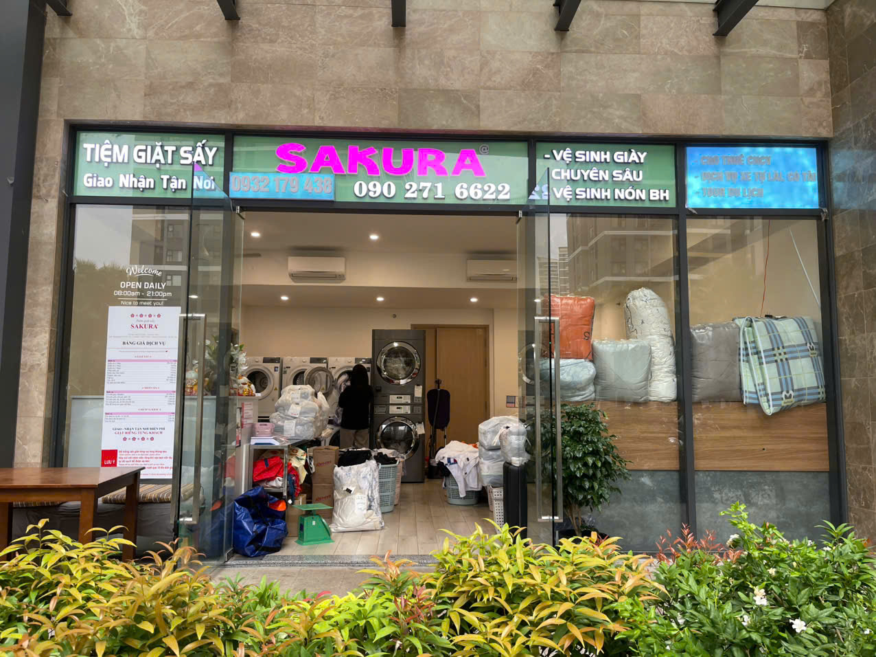 Quận 9 ! SANG RẺ TIỆM GIẶT SẤY SHOP HOUSE LƯỢNG KHÁCH ĐÔNG , Tổng 10 máy mới : Có 2 máy giặt sấy  lớn 20kg, Tel : 0932179438 ( Chính chủ )