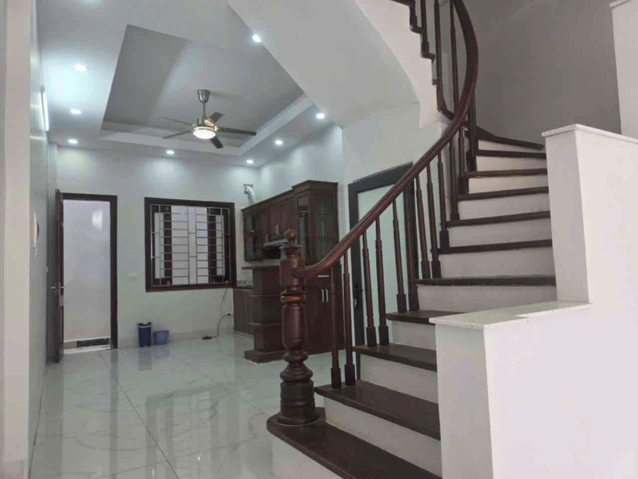 🏡 BÁN NHÀ ĐẸP PHÚC LỢI – NGÕ Ô TÔ THÔNG – 50M² x 4 TẦNG – GIÁ CHỈ 8,X TỶ
🌟 Nhà đẹp – Vị trí hiếm – An cư lý tưởng!