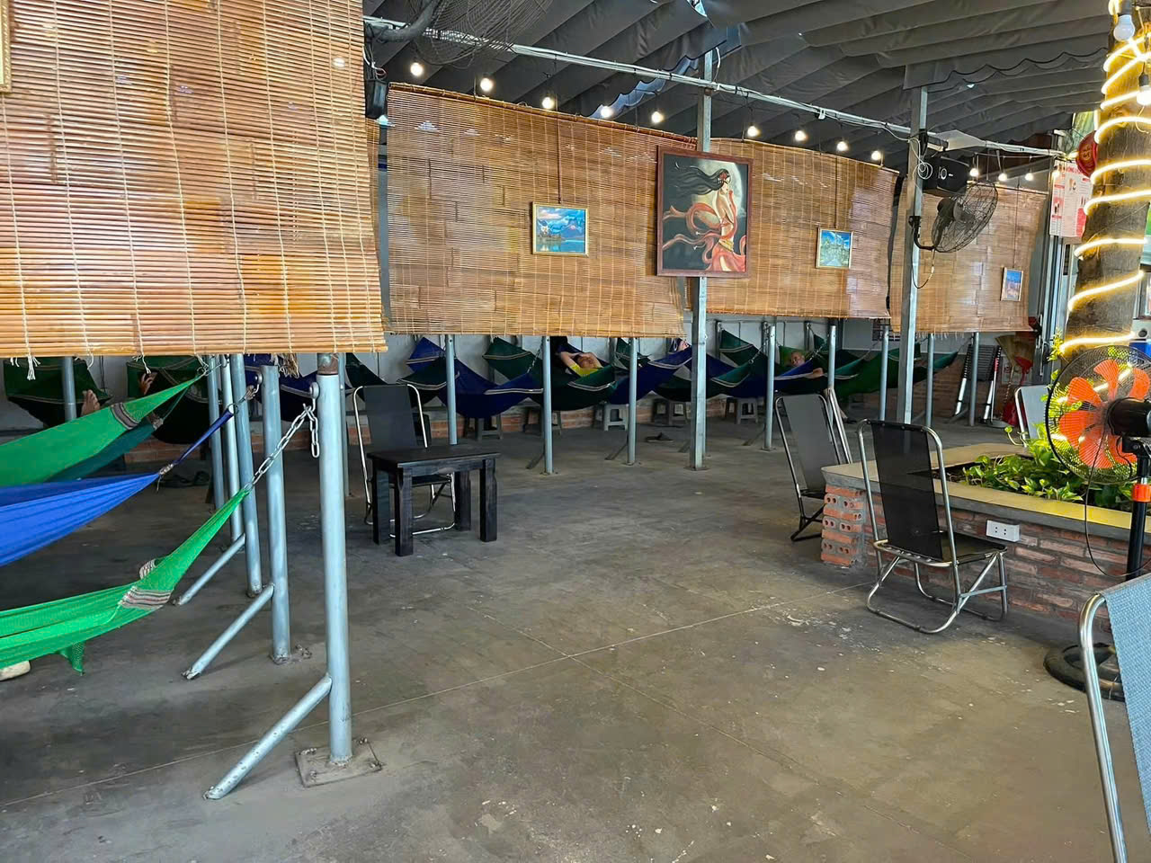 CHỐT NHANH, QUÁN CAFE S/VƯỜN - VÕNG - TRẠM SẠC - ĐIỂM TÂM, DTSD : 750 m2  ĐẸP LẮM, DT Ngang 17m x 44m , MB THUÊ RẺ CHỈ : 19 tr, Tel : 0988572025  ( chính chủ )