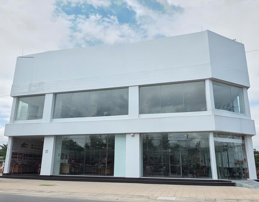 Cho thuê nhà căn góc, Lê Văn Lương, Khuất Duy Tiến, 200m2x 2T -48 tr